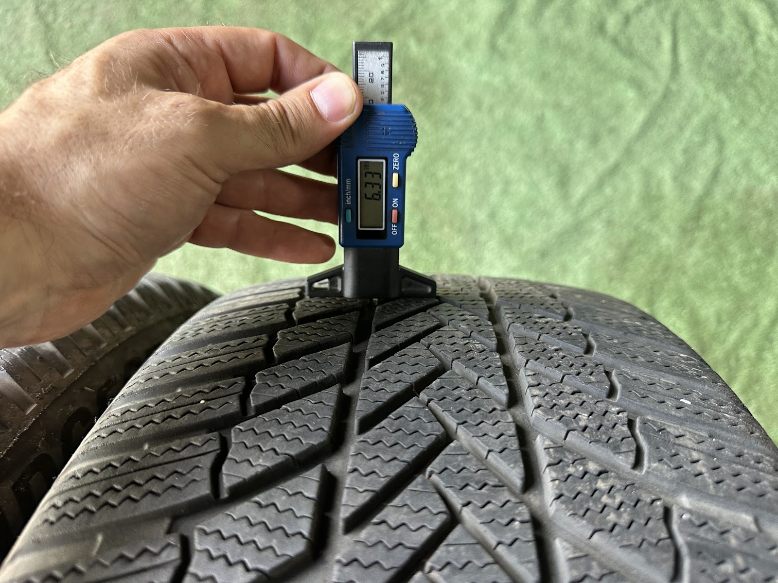 Bridgestone 255/50 r19 - Image 7