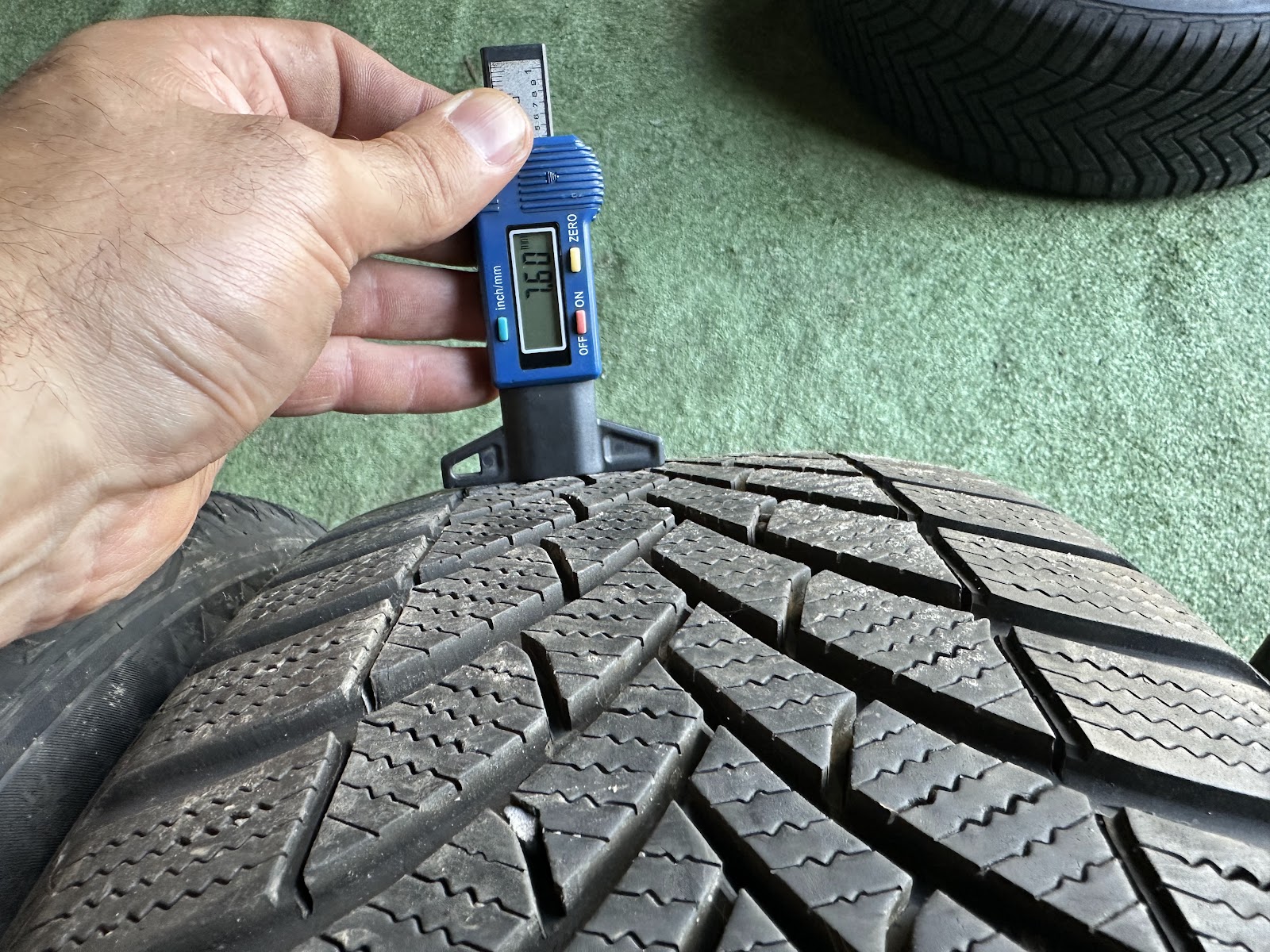 Semperit 215/55 R18 - Image 3