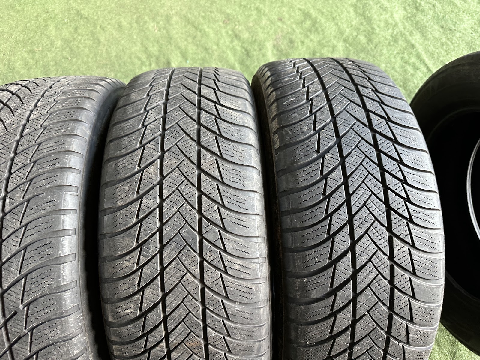 Bridgestone 225/60 r17 - Image 3