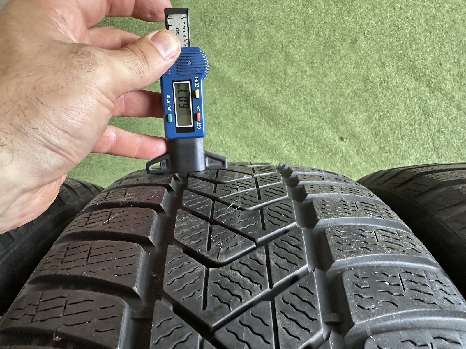Pirelli 225/60 r17 - Image 6