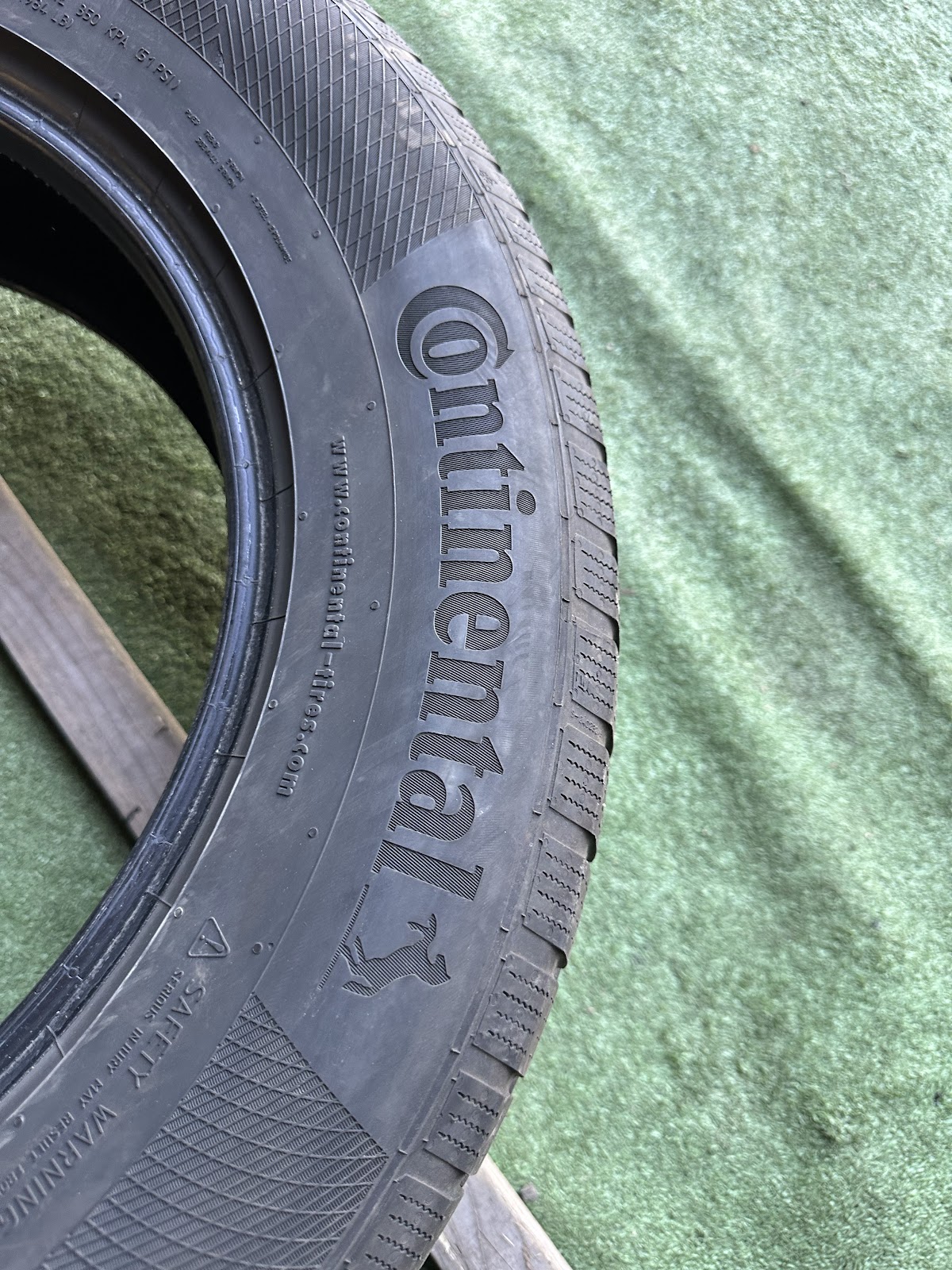 Continental 235/65 r17 - Image 4
