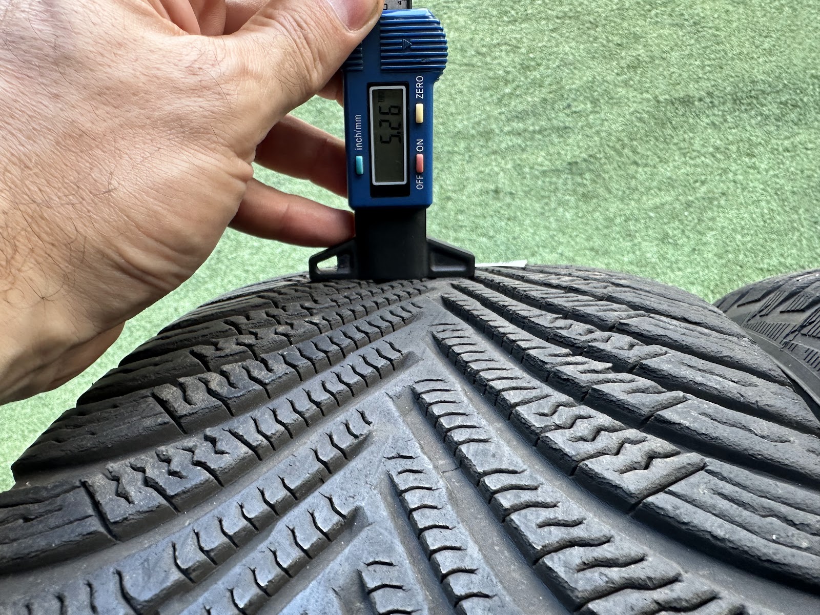 Michelin 215/55 r17 - Image 2
