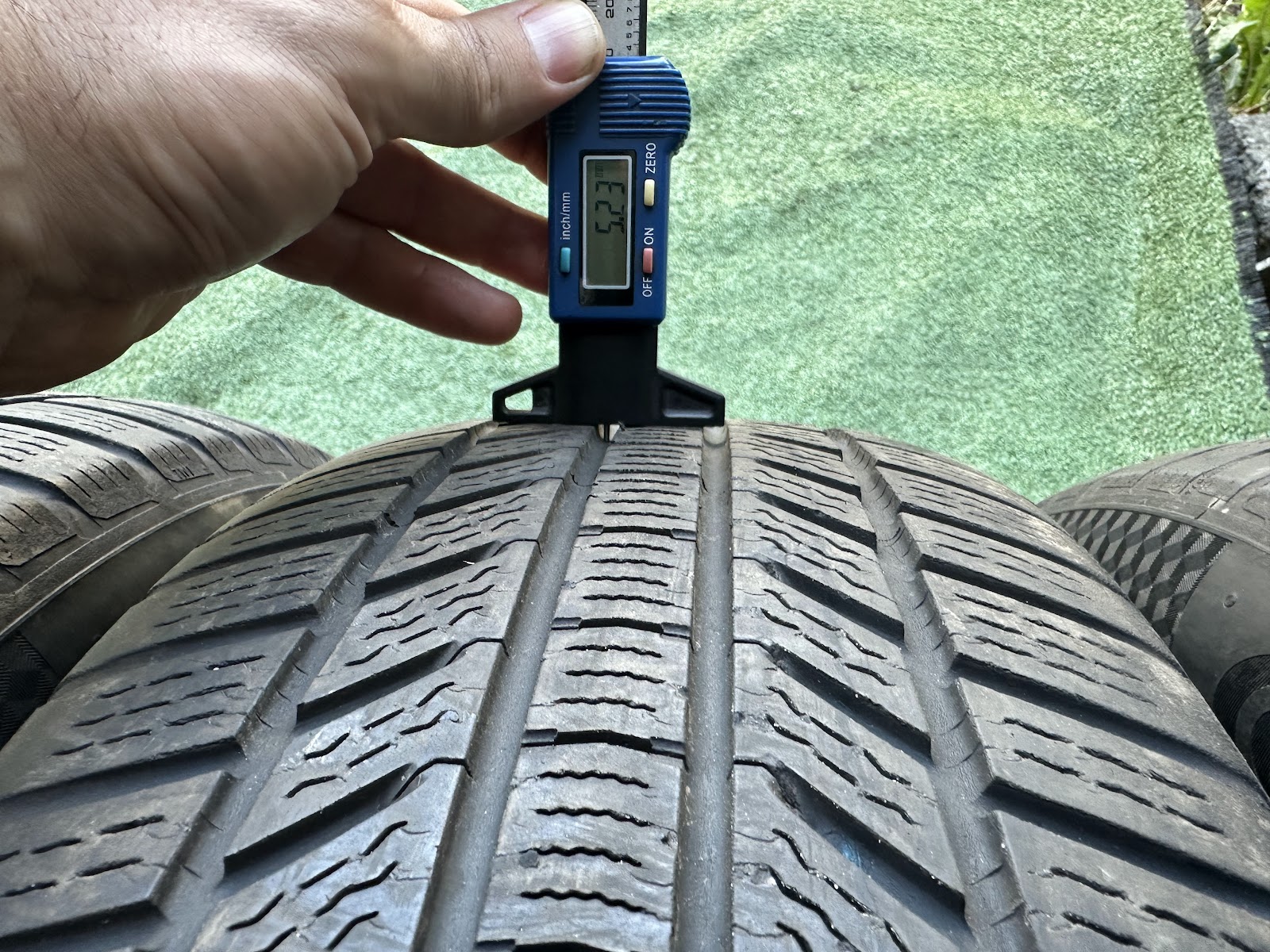 Continental 215/55 r17 - Image 5
