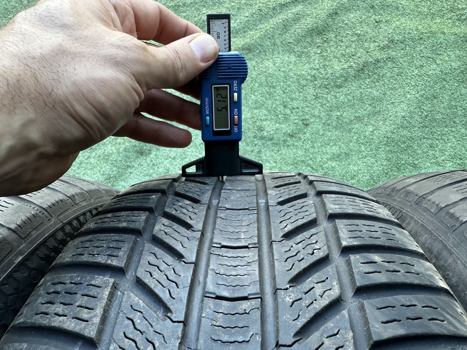 Continental 215/55 r17 - Image 4