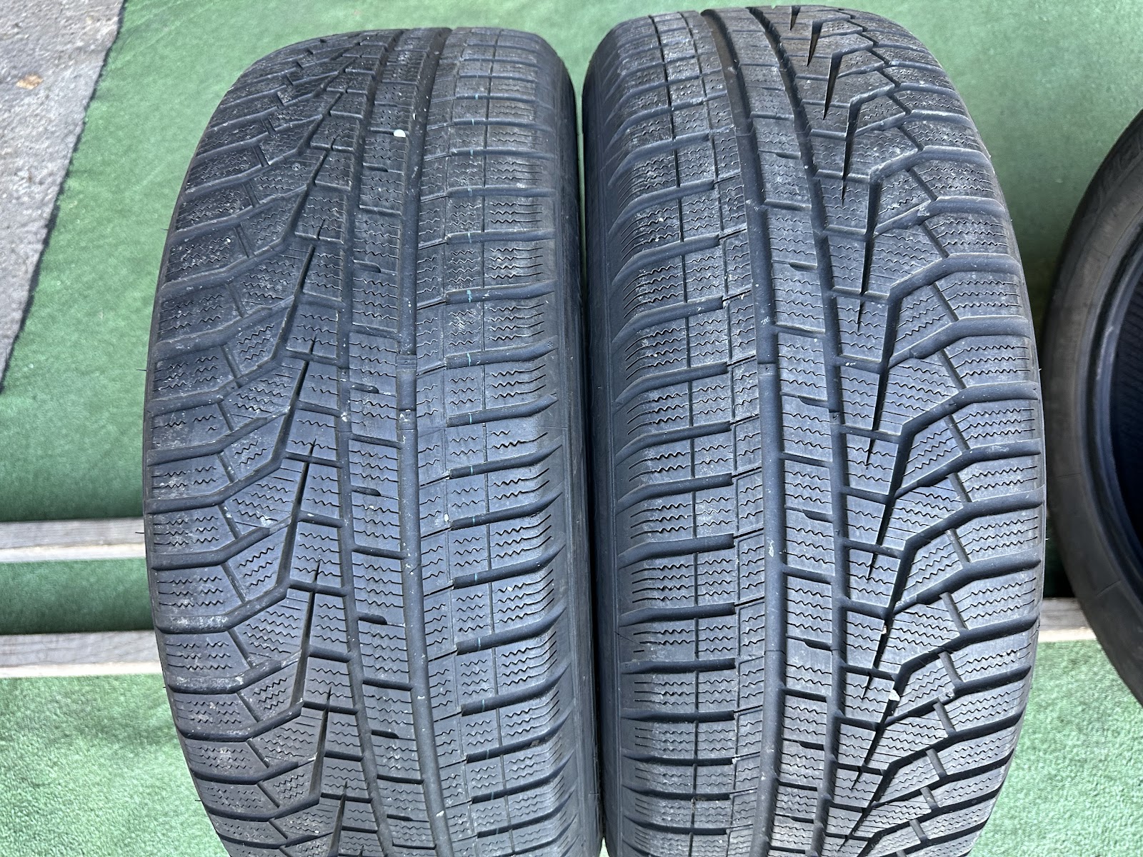 Hankook 225/60 R18
