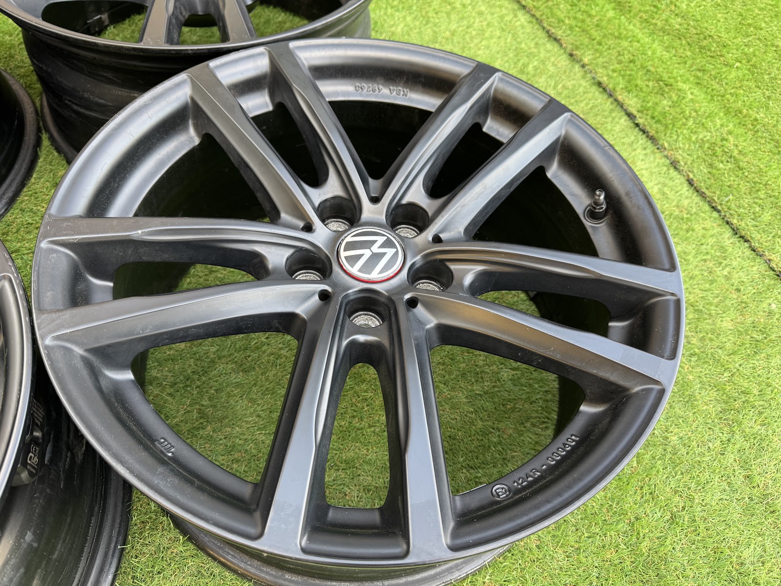 Volkswagen VOKISKI - 7J, ET22 - Image 3