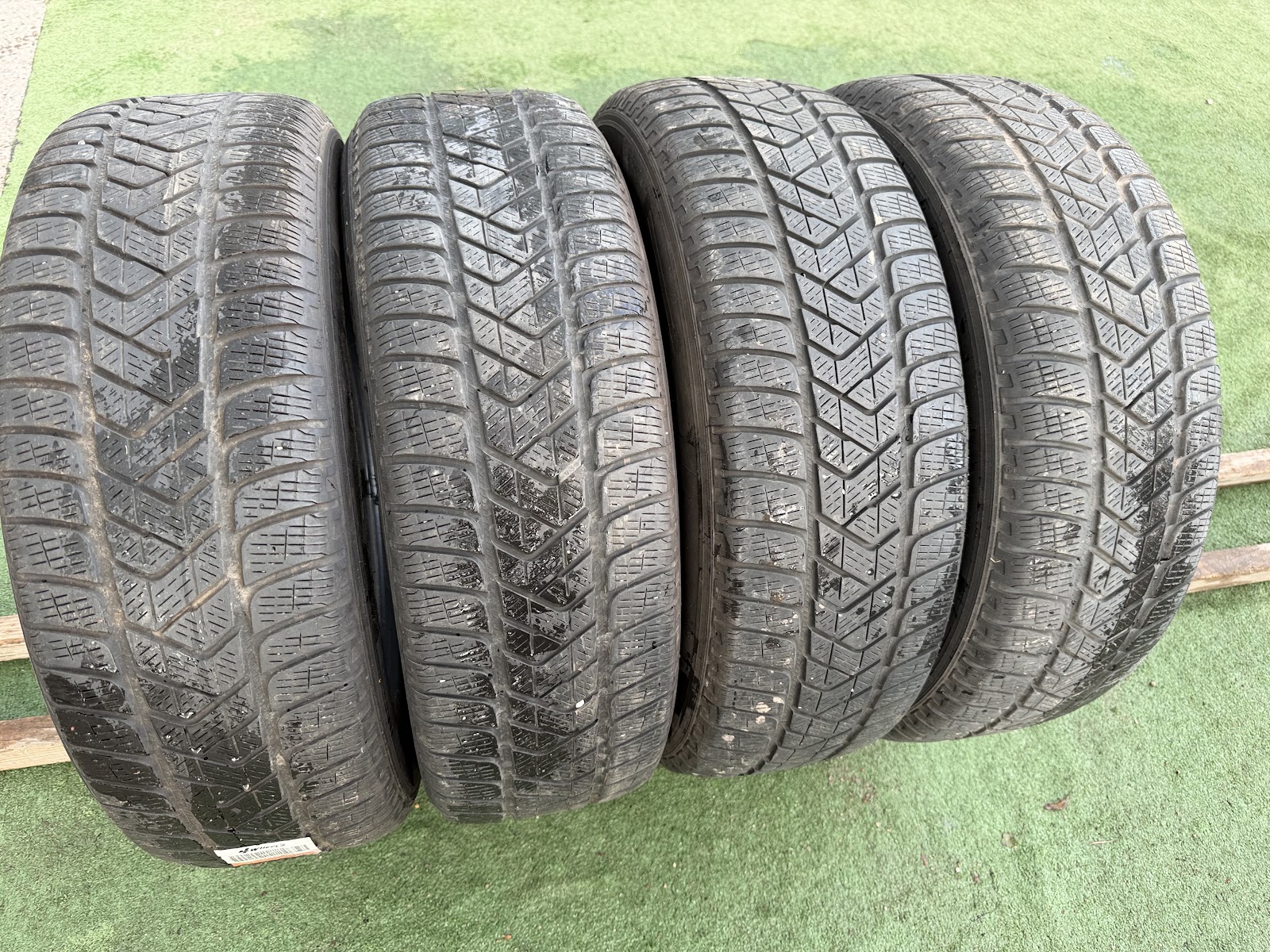 Pirelli 215/65 R17