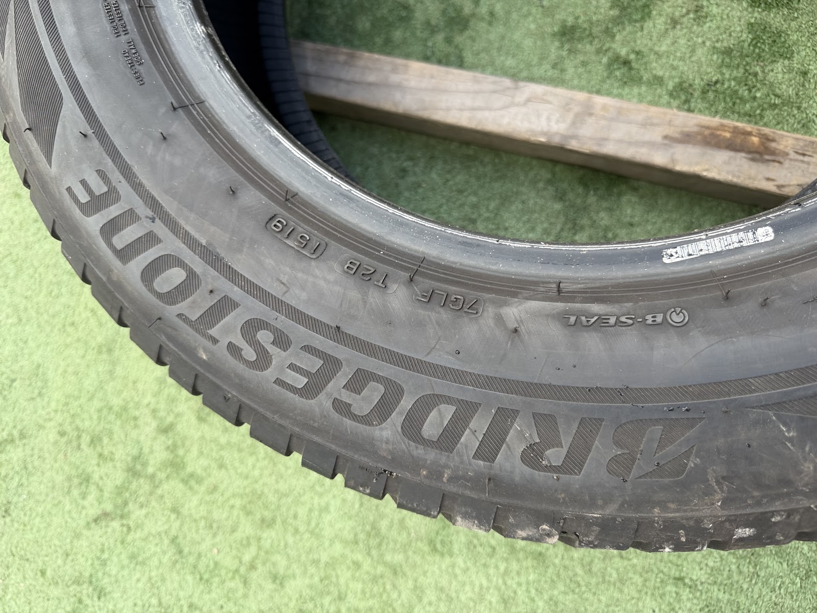 Bridgestone 215/65 R17 - Image 11