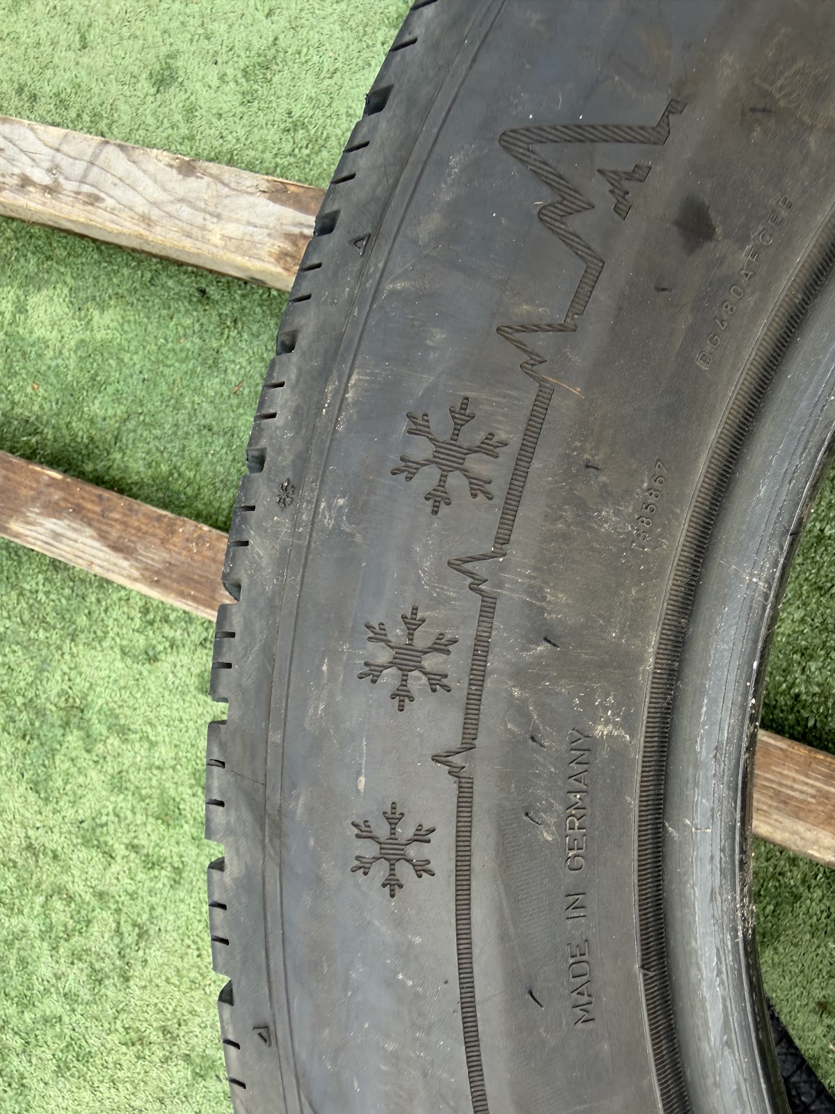 Dunlop 215/65 R17 - Image 8