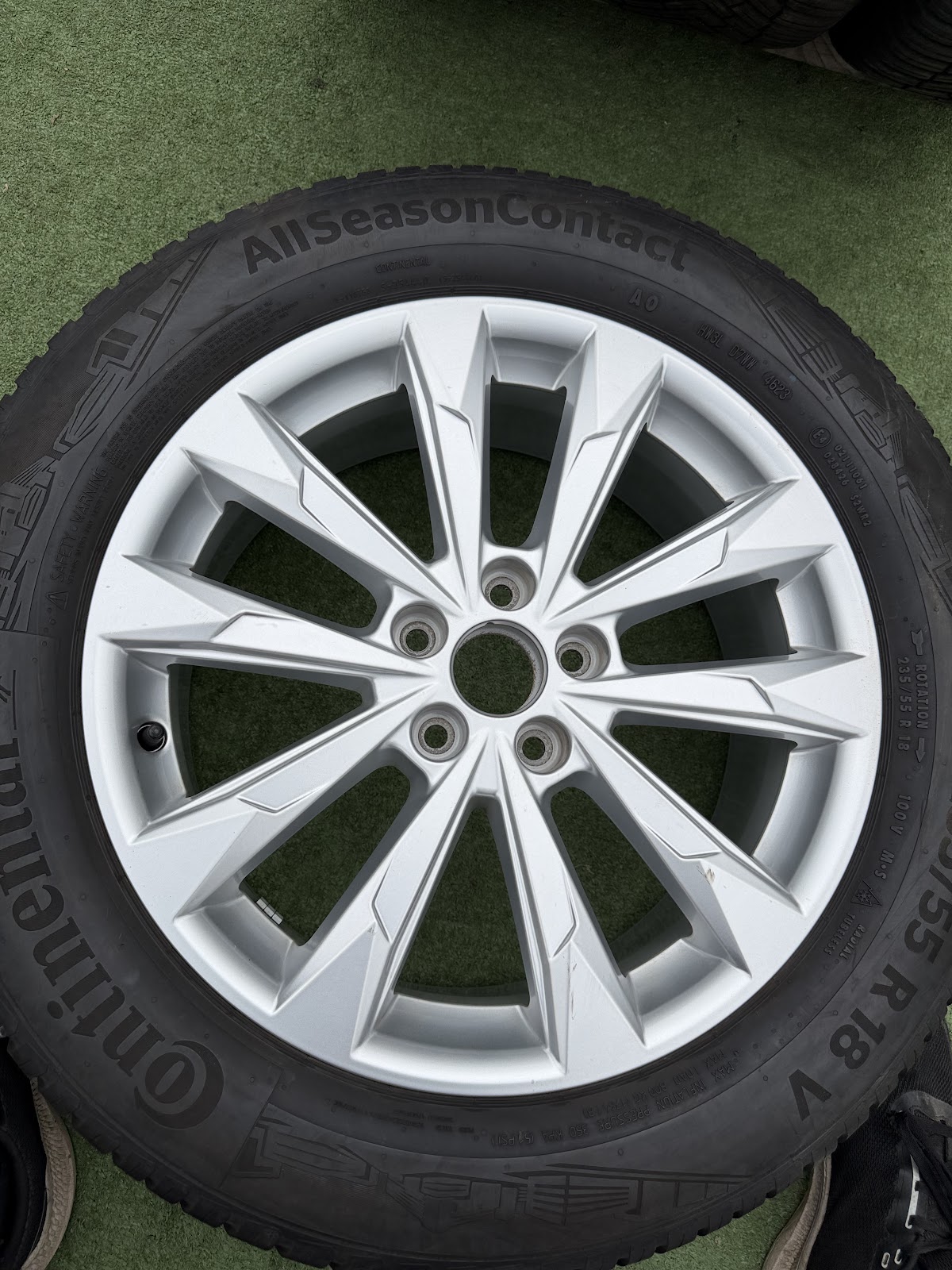 Continental 235/55 R18 - Image 12