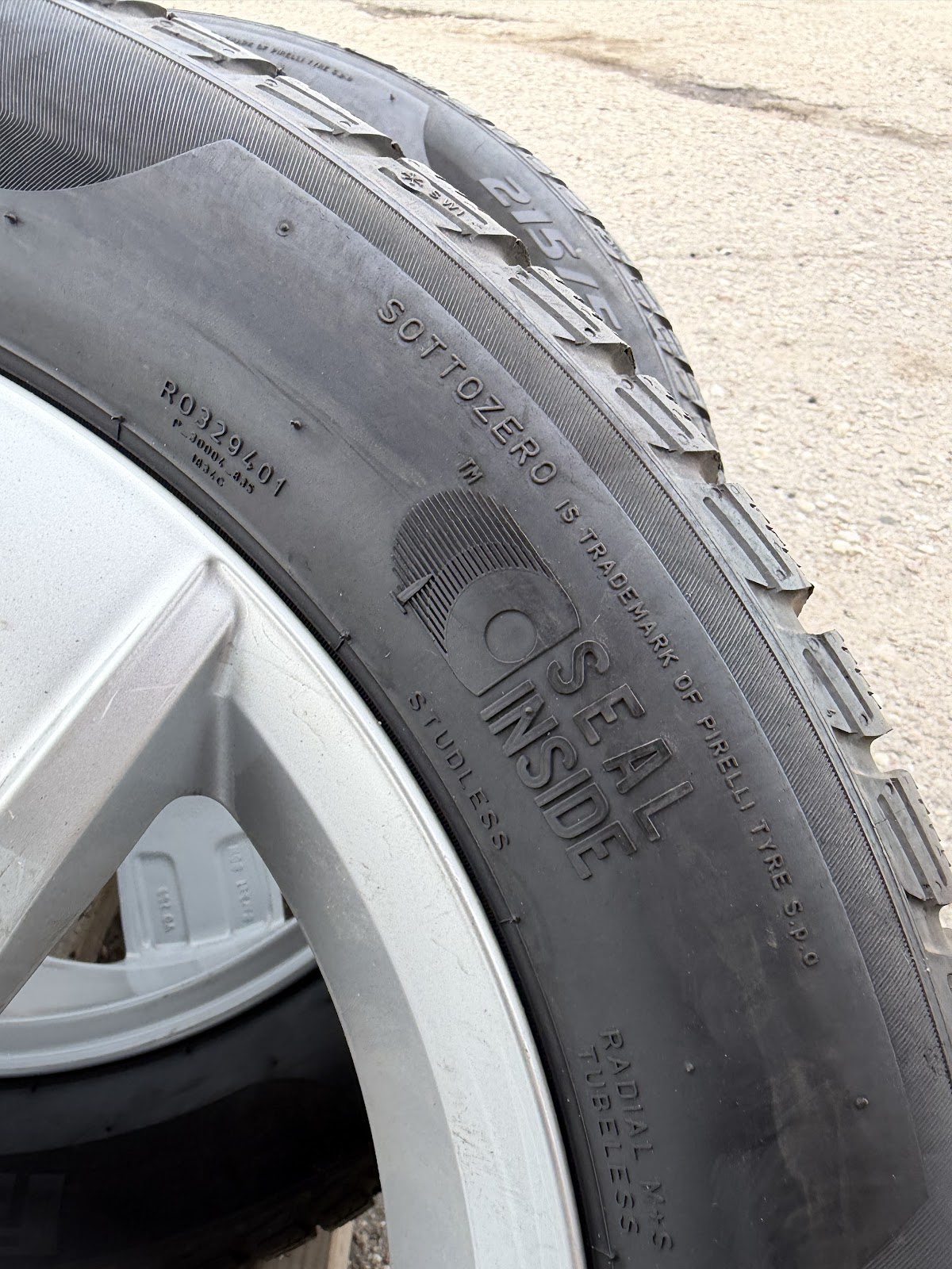 Pirelli 215/55 R17 - Image 7