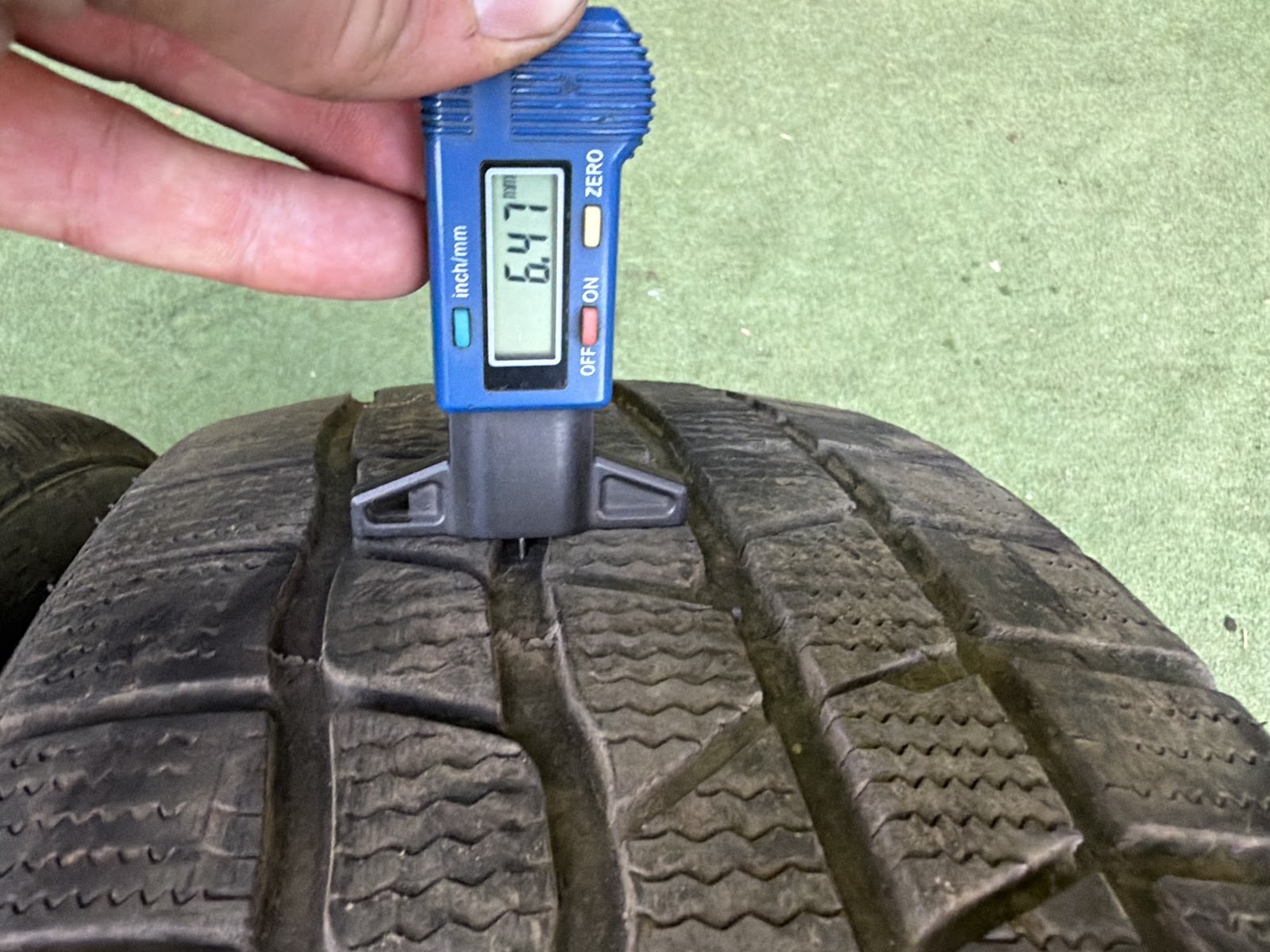 Journey 225/55 R17 - Image 2