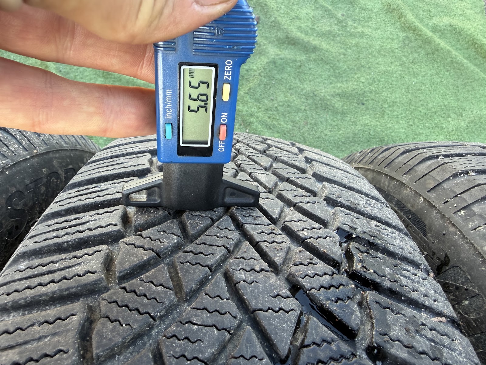 Bridgestone 215/65 R17 - Image 6