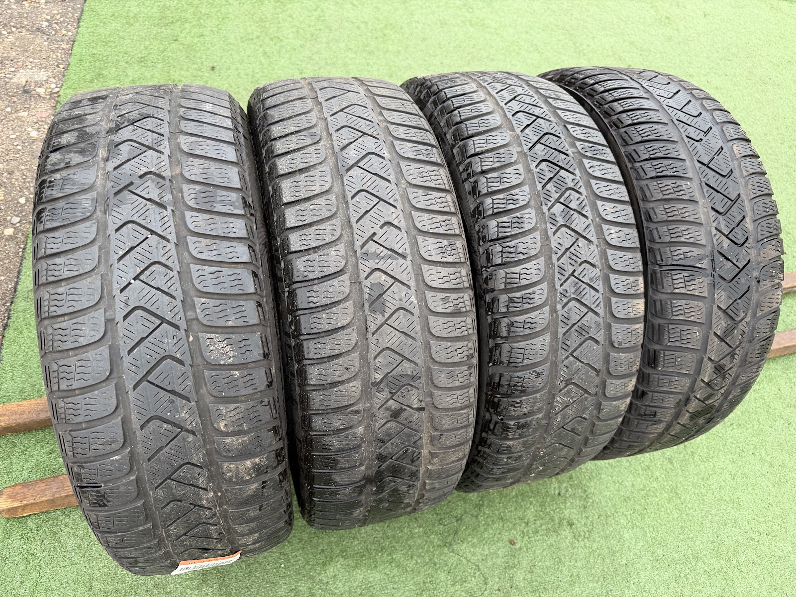 Toyo 215/60 R16