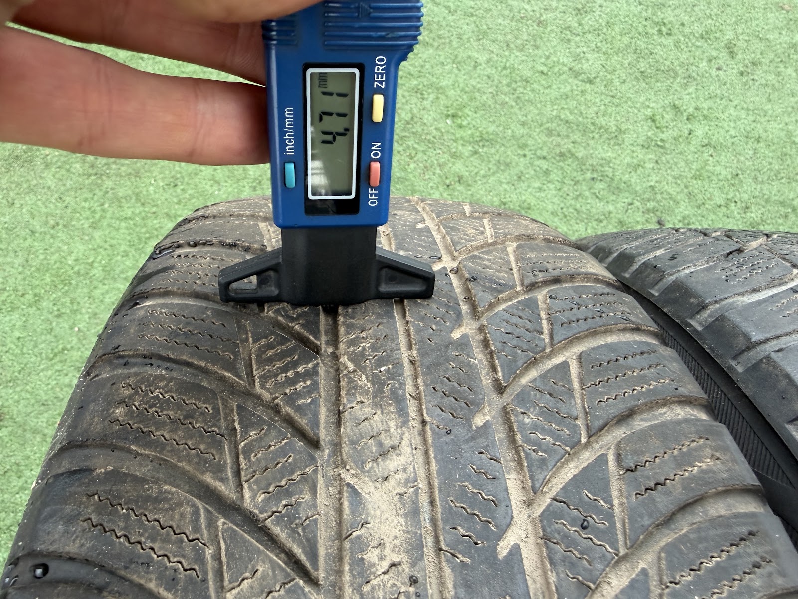 Bridgestone 185/60 R16 - Image 3