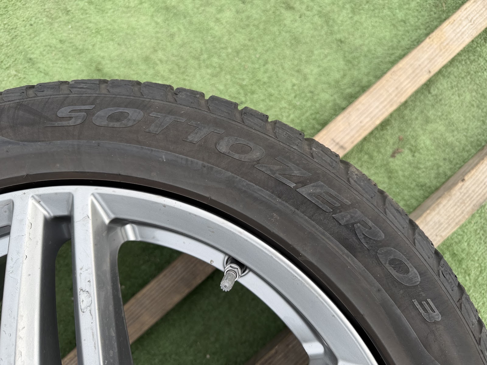 Pirelli 215/55 R18 - Image 8