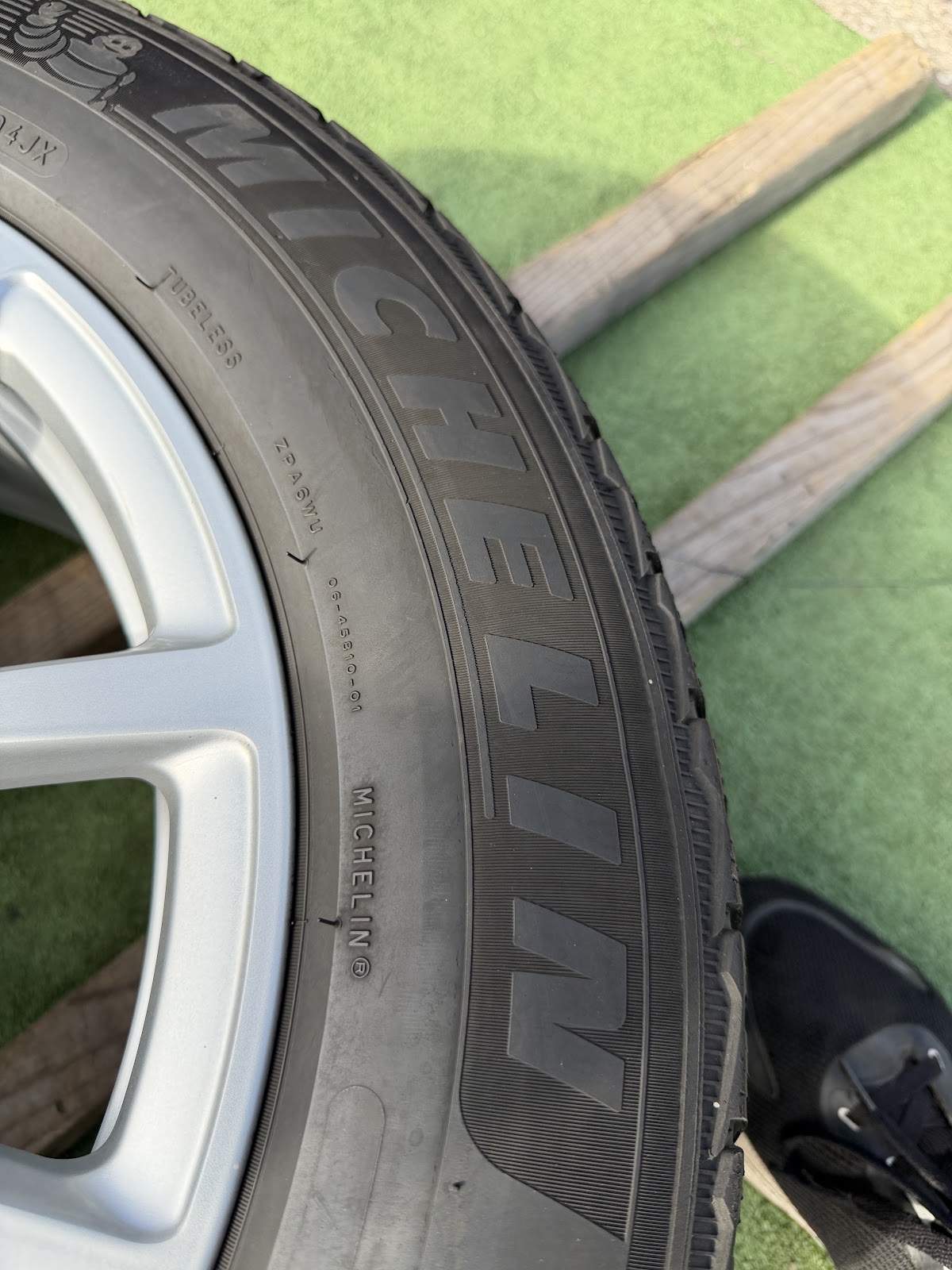 Michelin 225/60 R17 - Image 5