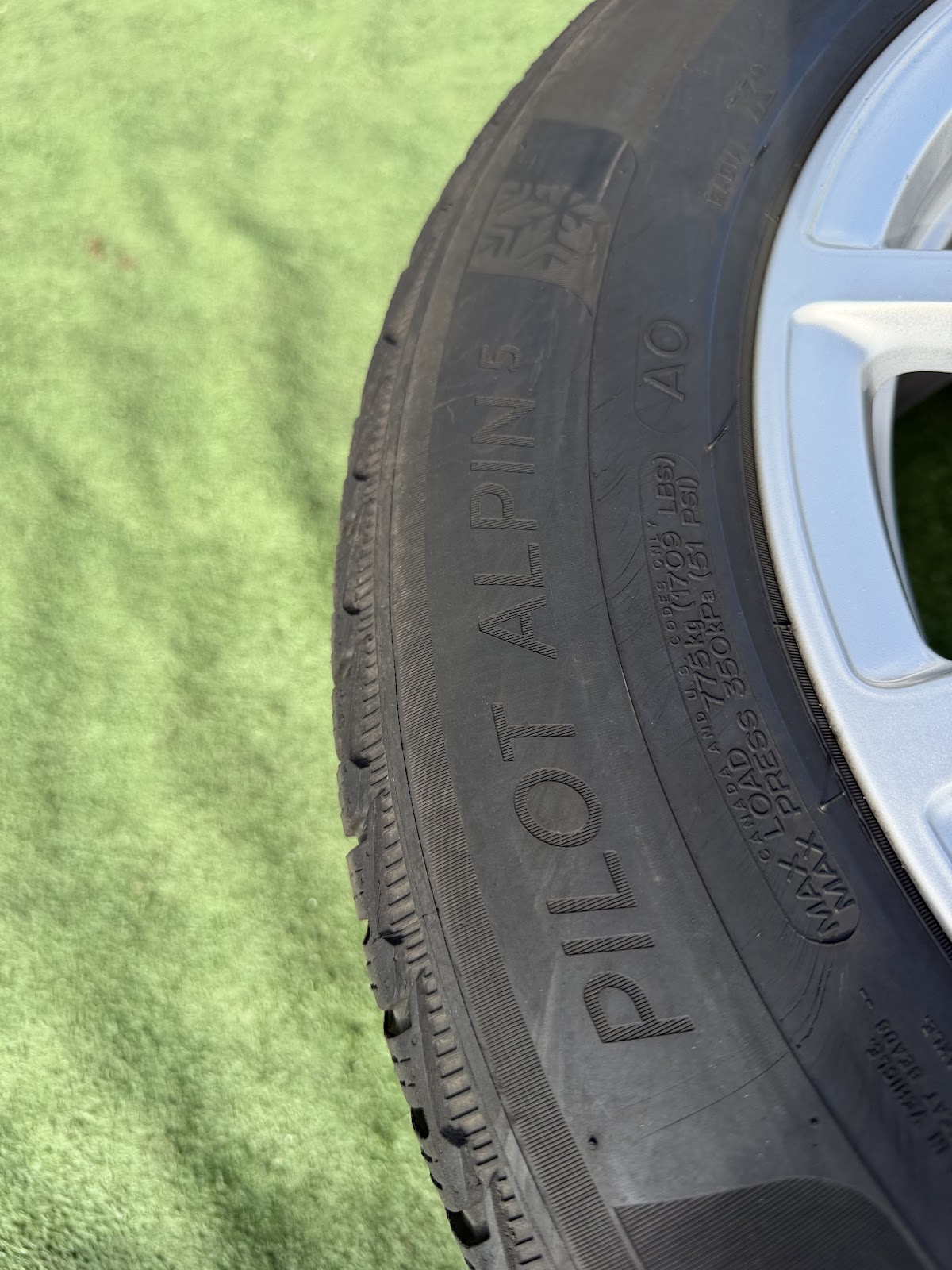 Michelin 225/60 R17 - Image 4