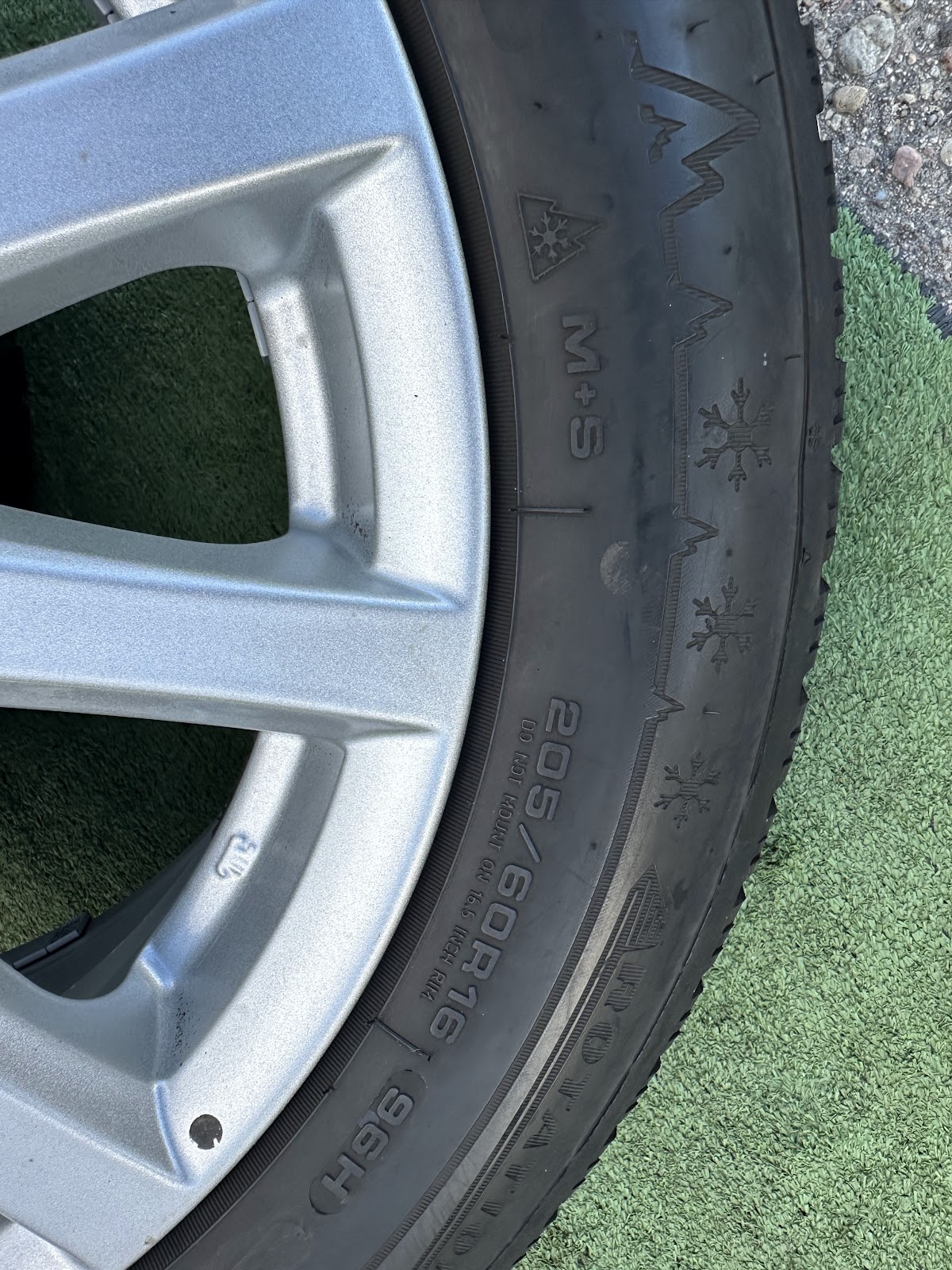 Dunlop 205/60 R16 - Image 7