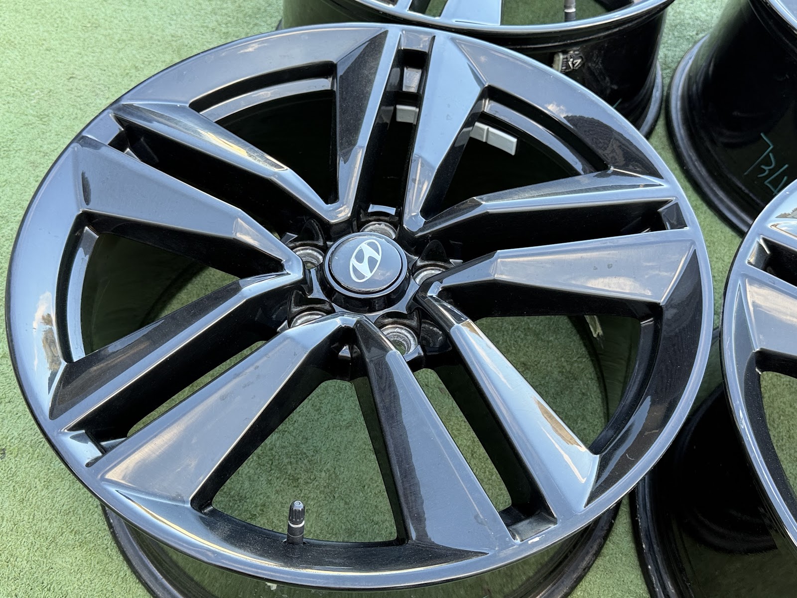Hyundai 9j, ET45 - Image 2