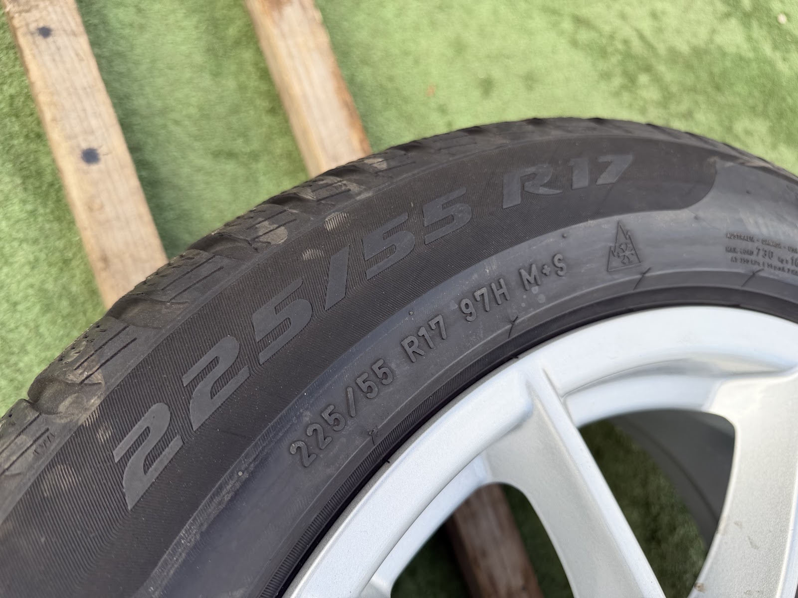 Pirelli 225/55 R17 - Image 10
