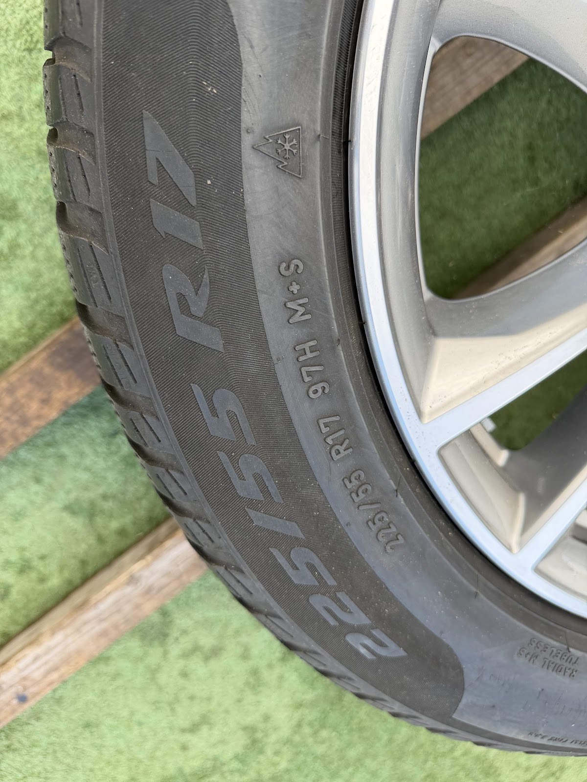 Pirelli 225/55 R17 - Image 8
