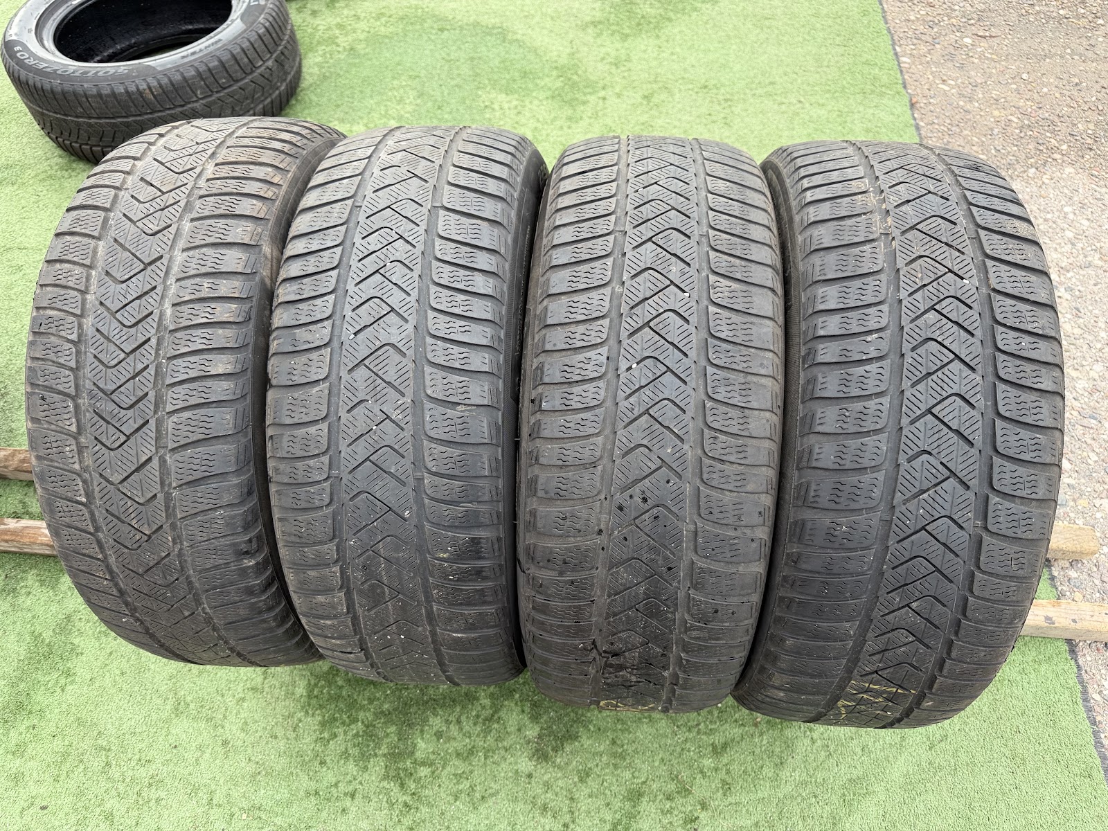 Pirelli 225/60 R17