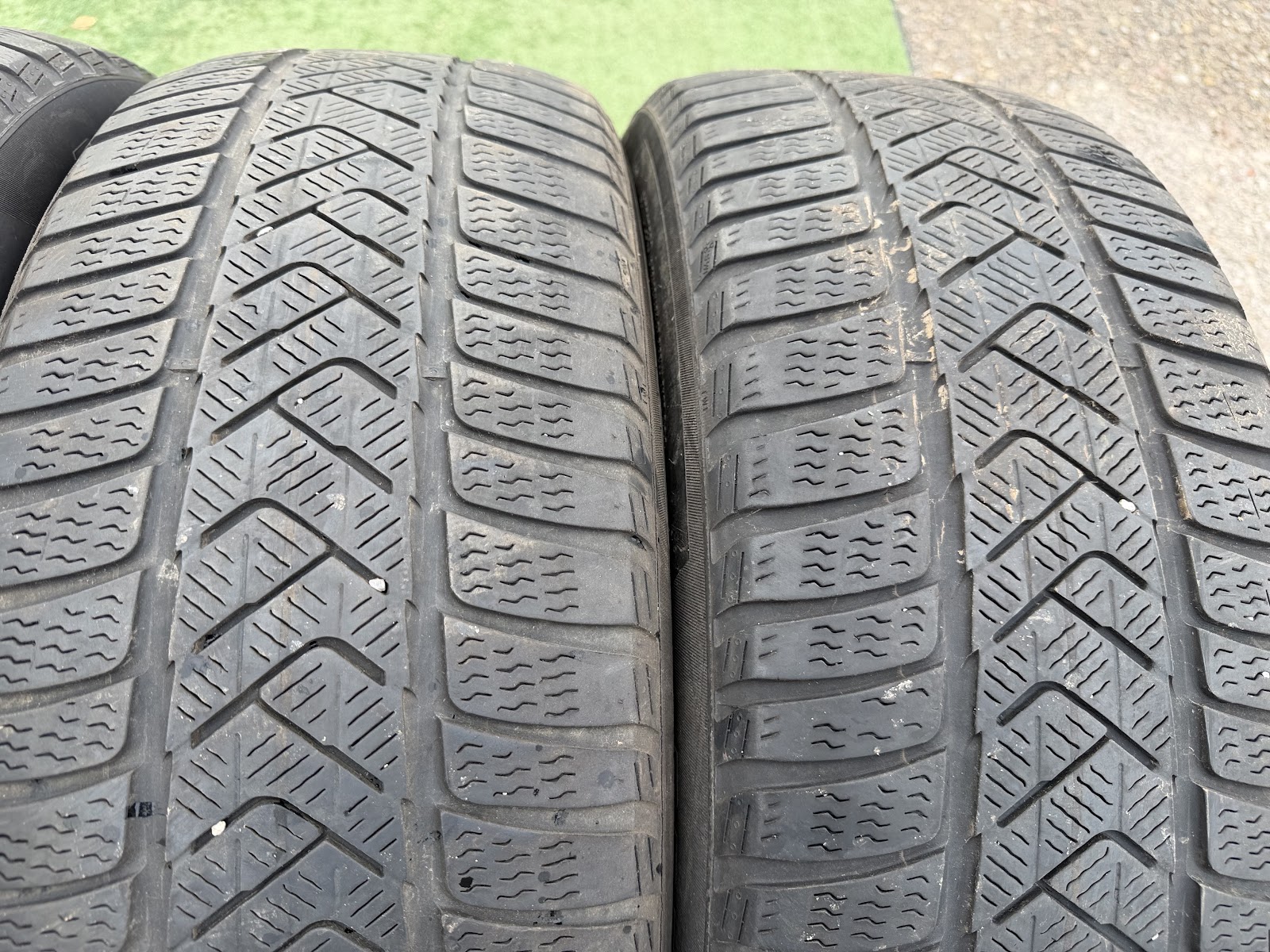 Pirelli 225/60 R17 - Image 2