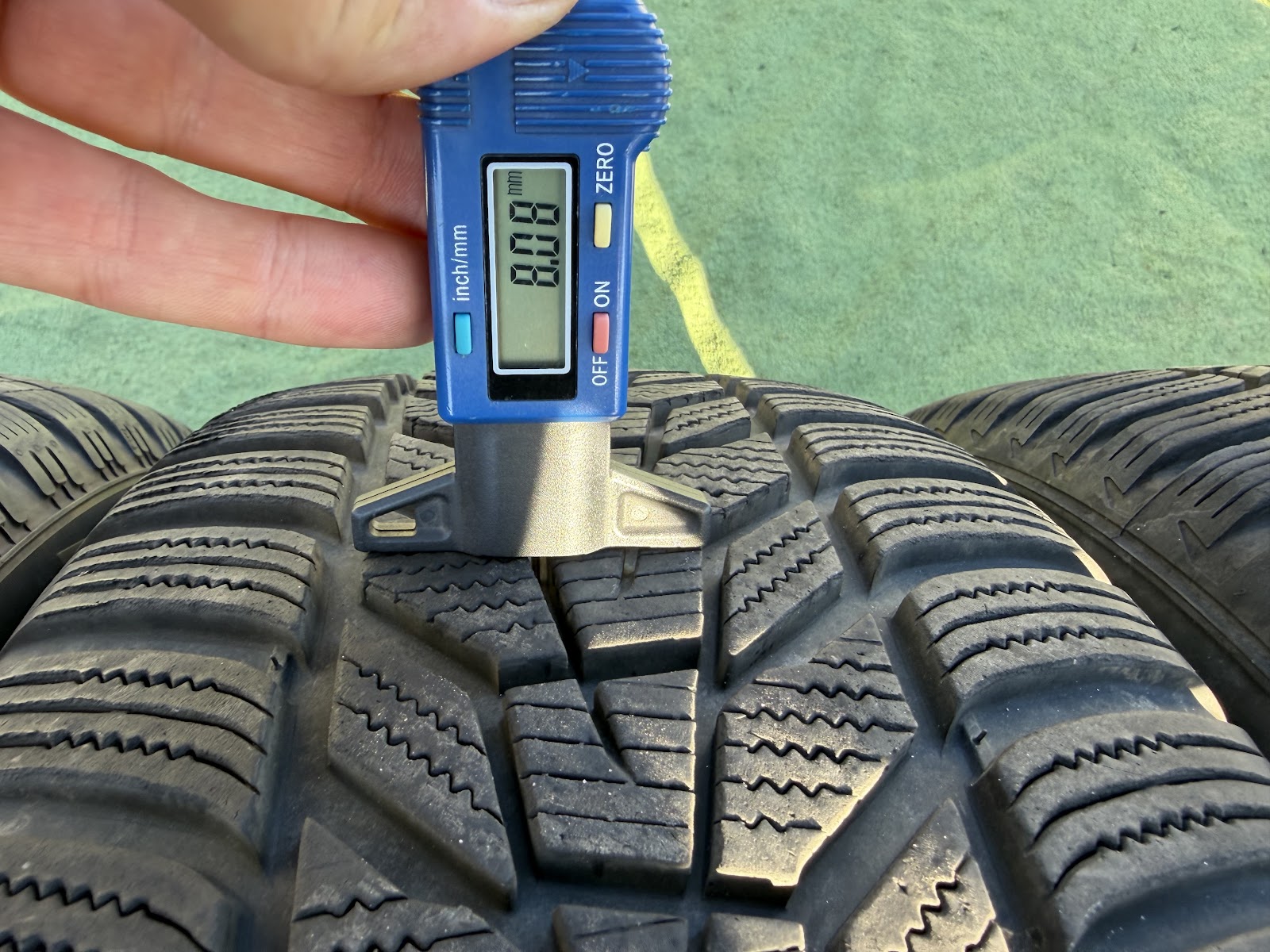 Hankook 225/55 R17 - Image 2