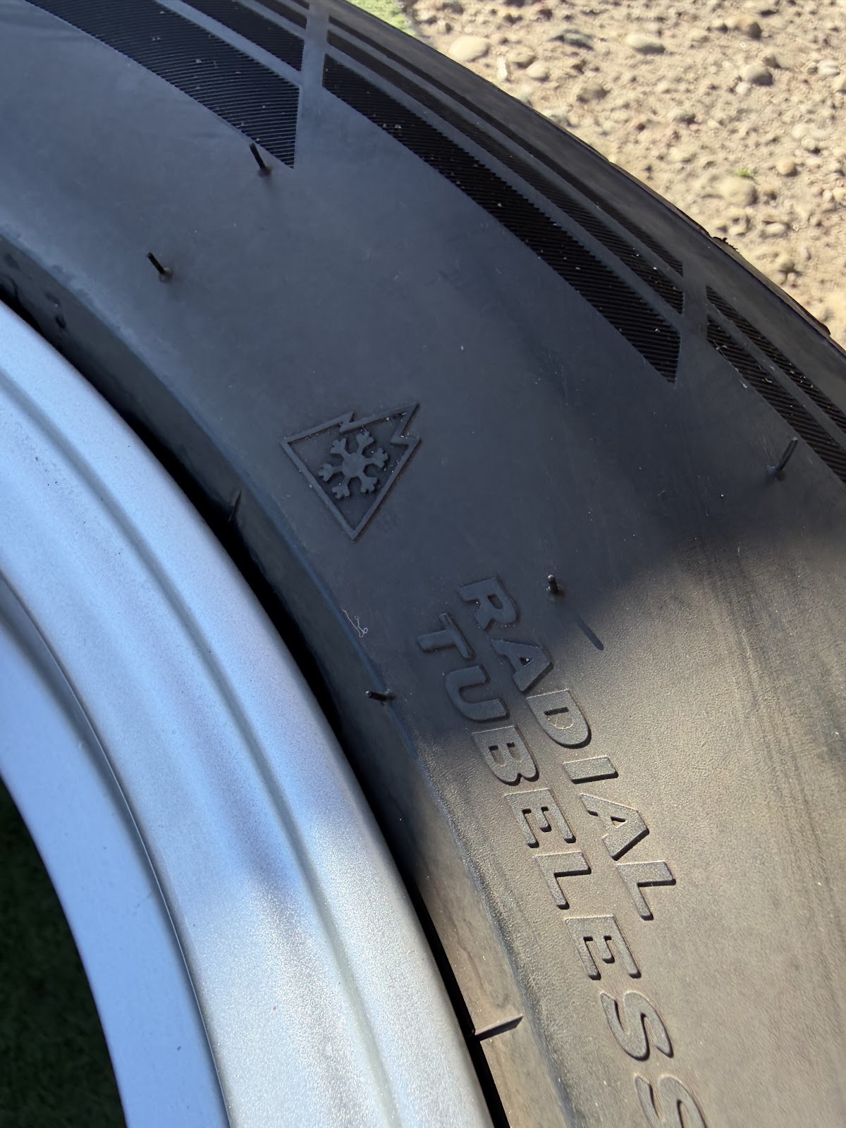Hankook 225/55 R17 - Image 8