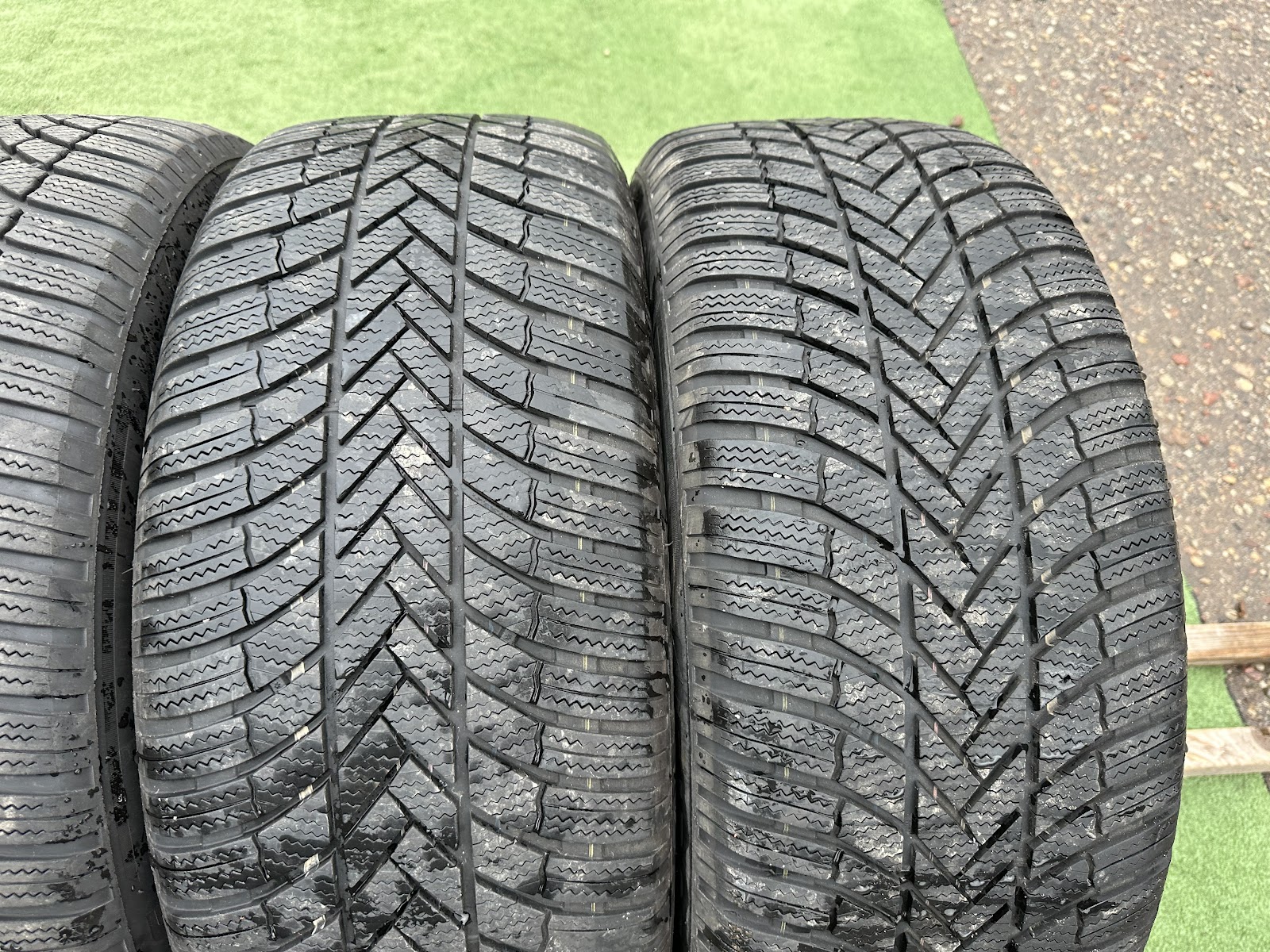 Bridgestone 235/55 R19 - Image 3