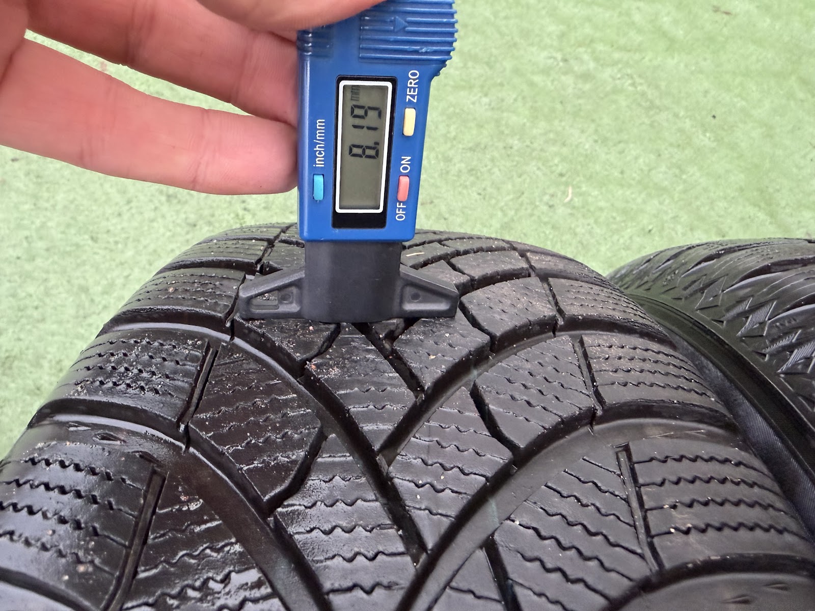 Semperit 215/65 R17 - Image 3