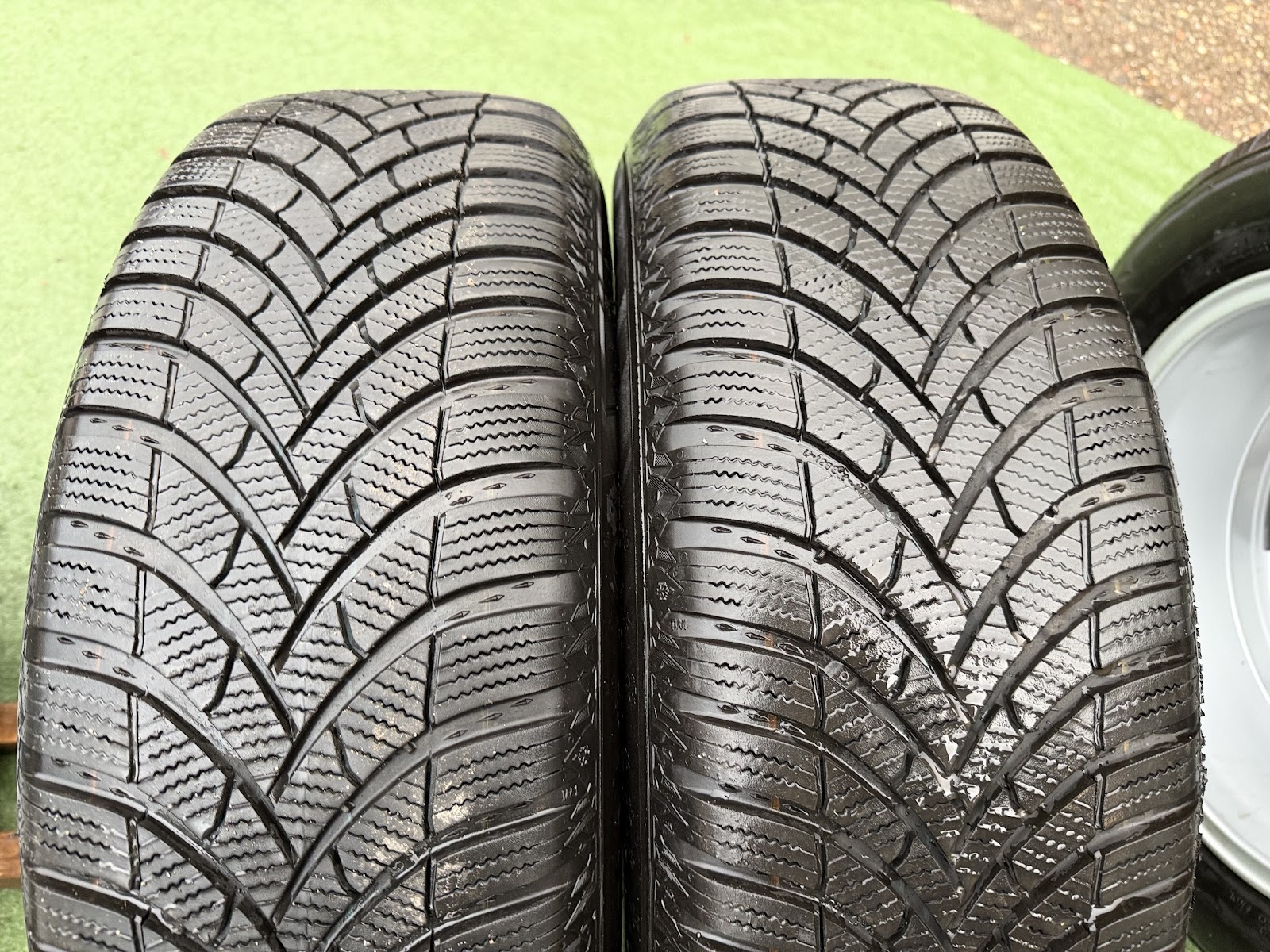 Semperit 215/65 R17