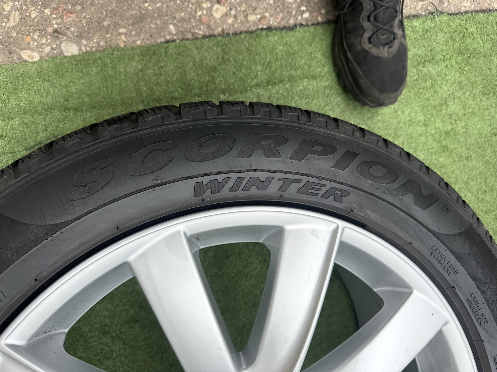 Pirelli 235/55 R19 - Image 10