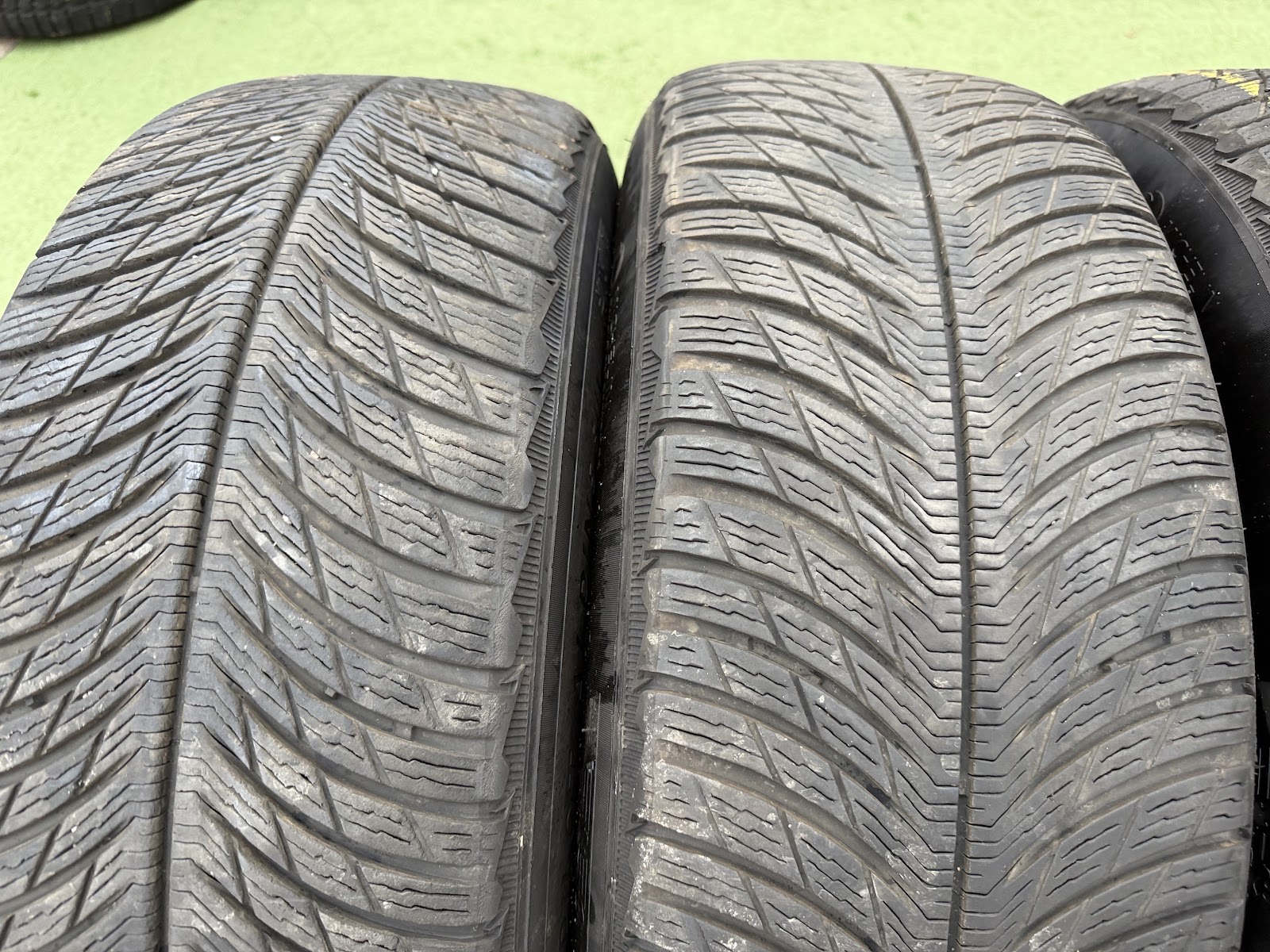 Michelin 235/60 R18 - Image 2