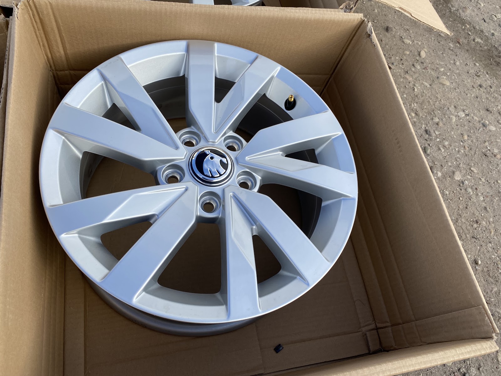 Skoda 6,5J, ET41 - Image 3