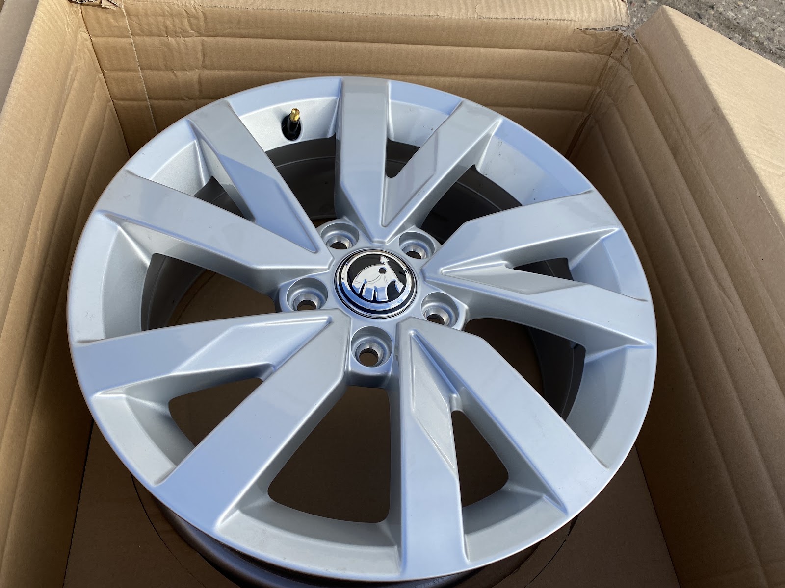 Skoda 6,5J, ET41 - Image 4