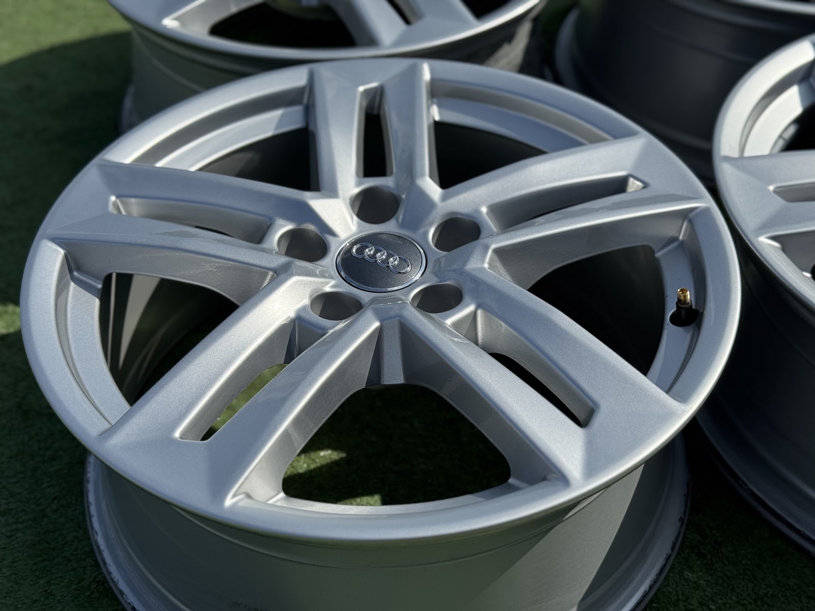 Audi ORGINALUS - 7J, ET42 - Image 2