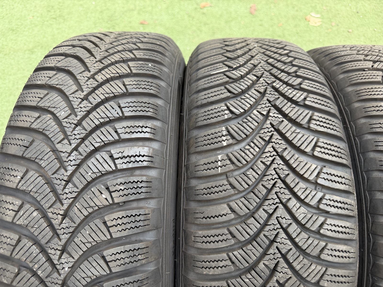 Uniroyal 195/60 R16 - Image 2