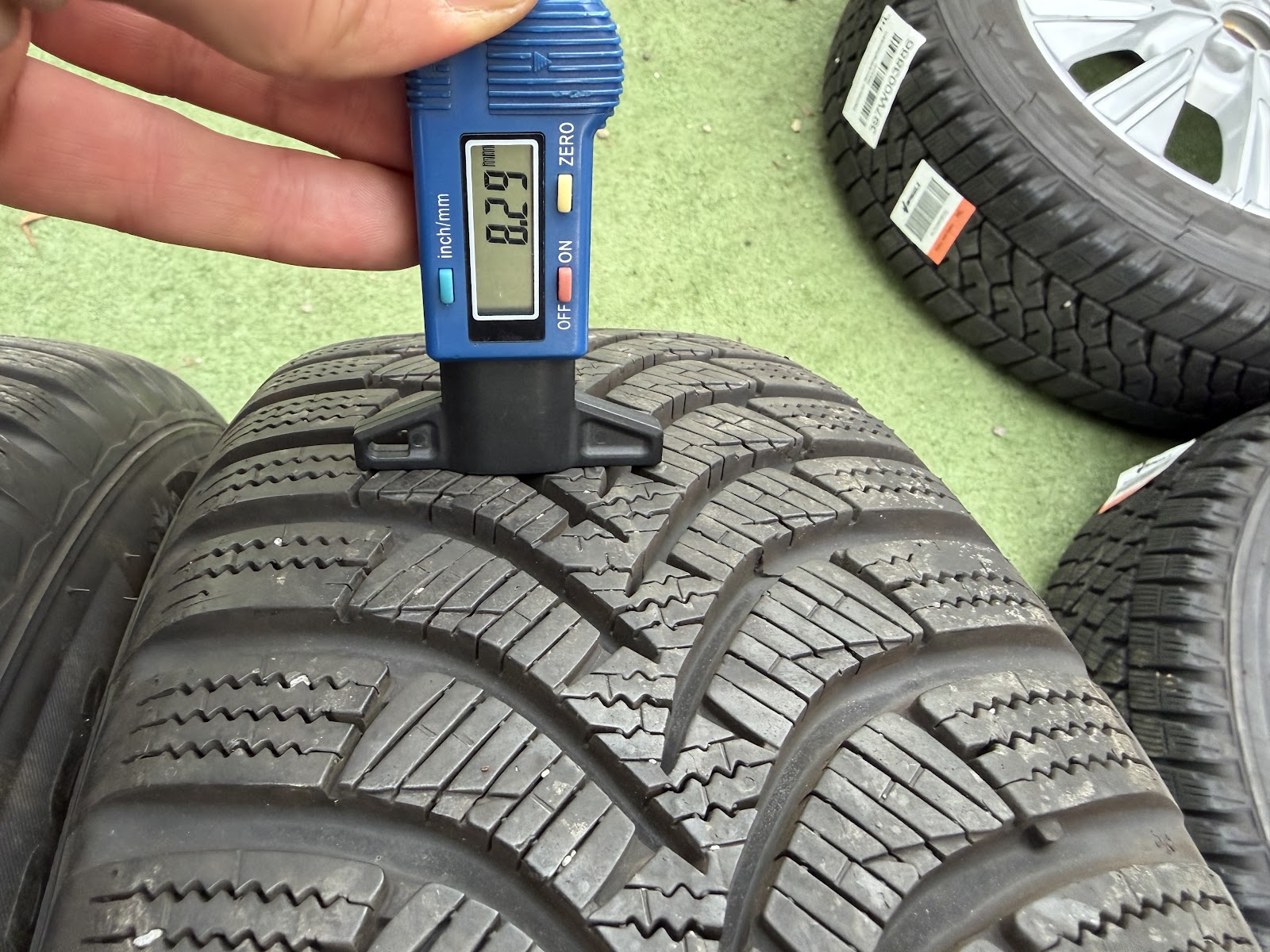 Uniroyal 195/60 R16 - Image 7