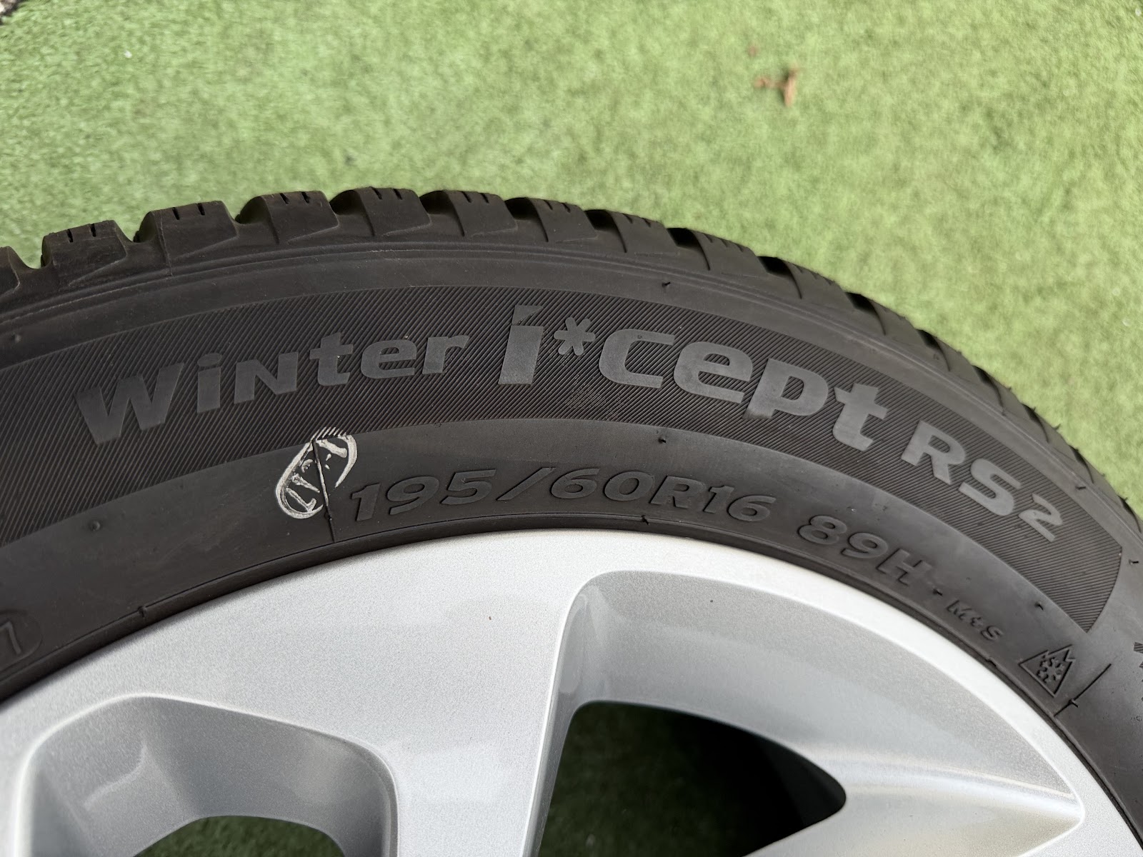 Uniroyal 195/60 R16 - Image 8