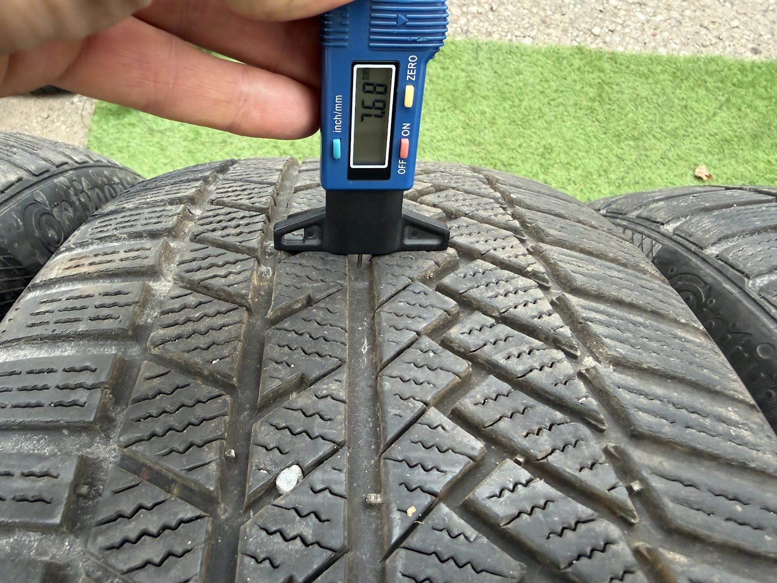 Continental 265/40 R22 - Image 6