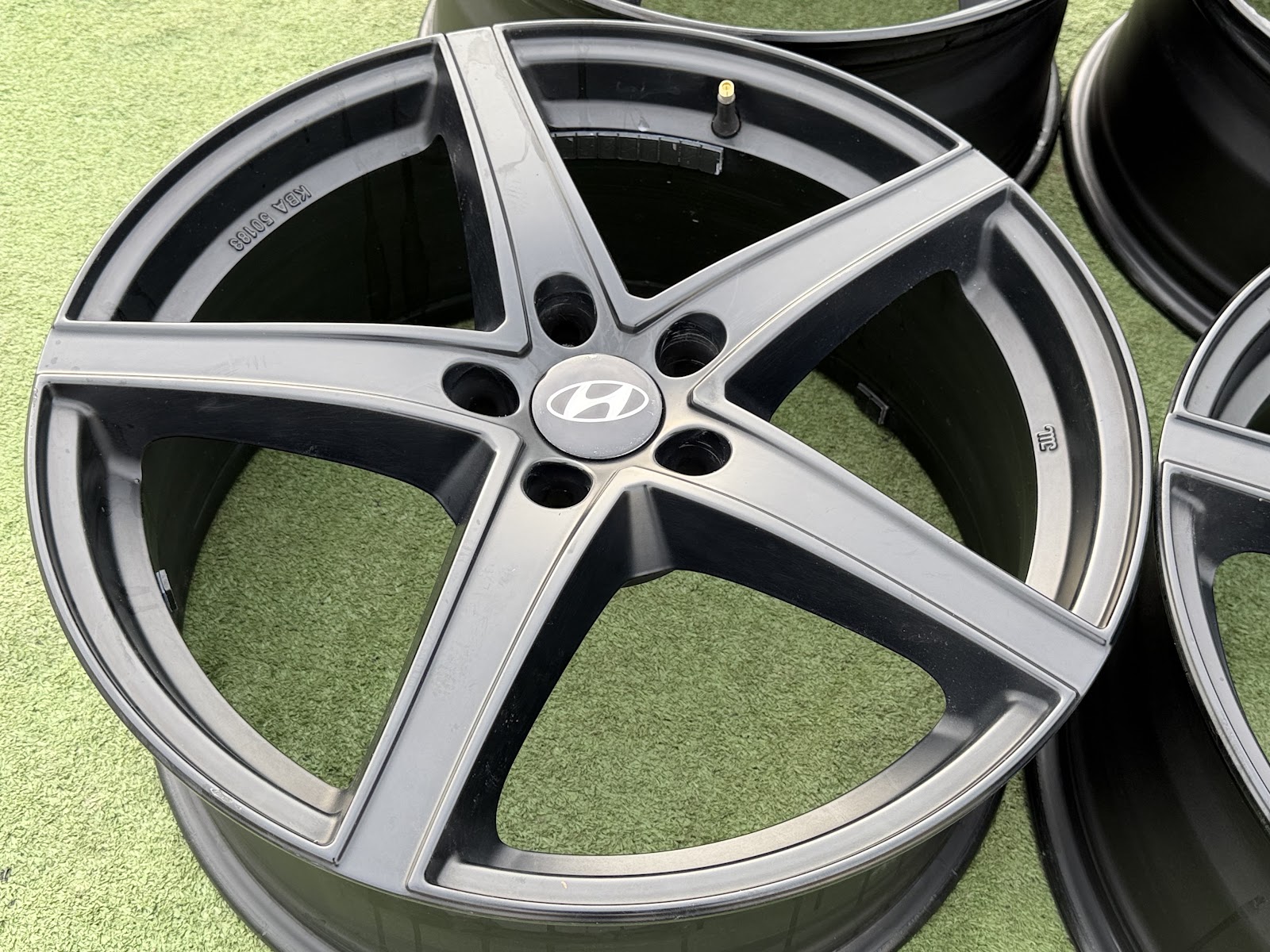 Hyundai 8j, ET35 - Image 2