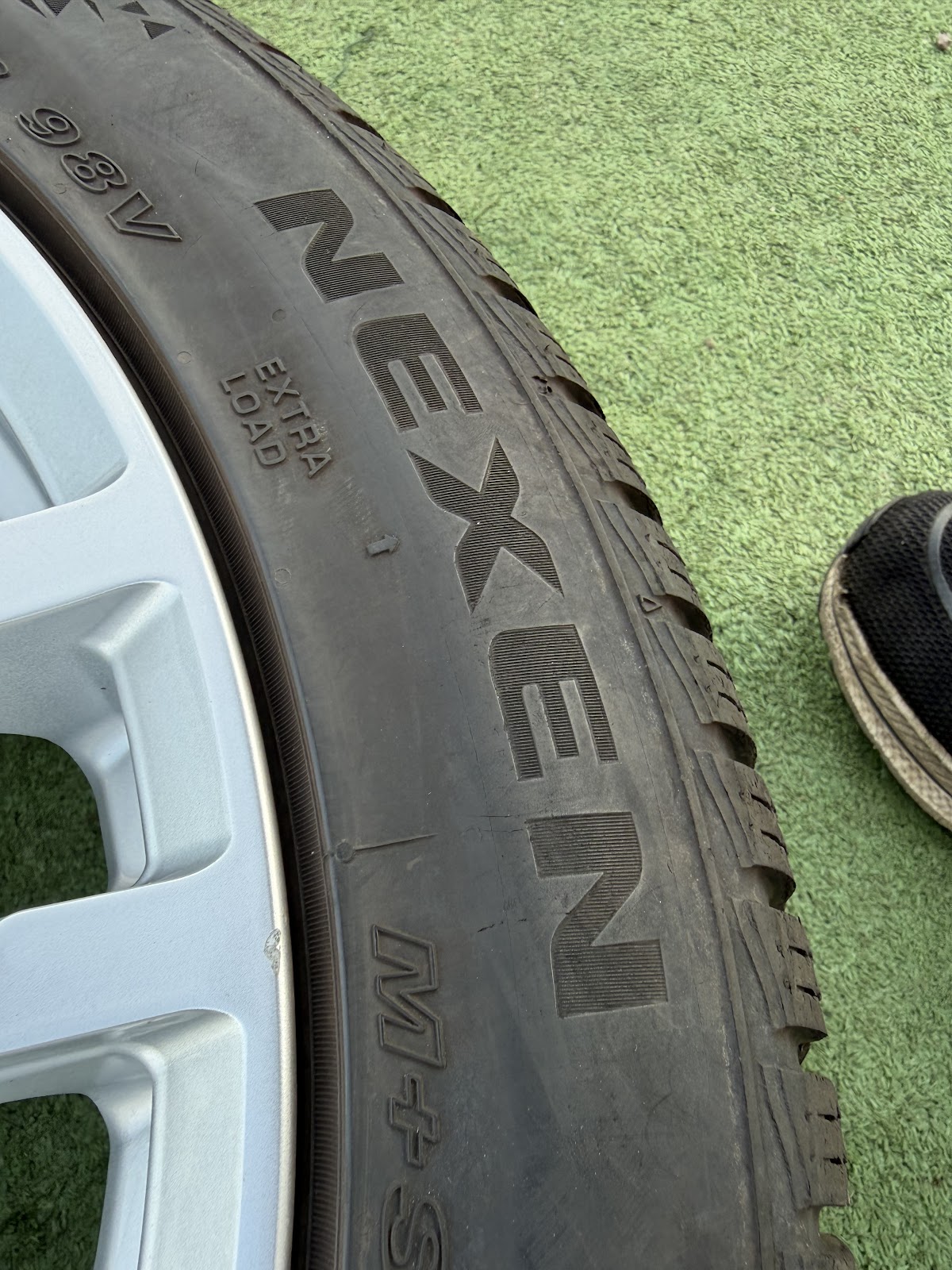 Nexen 235/45 R18 - Image 8