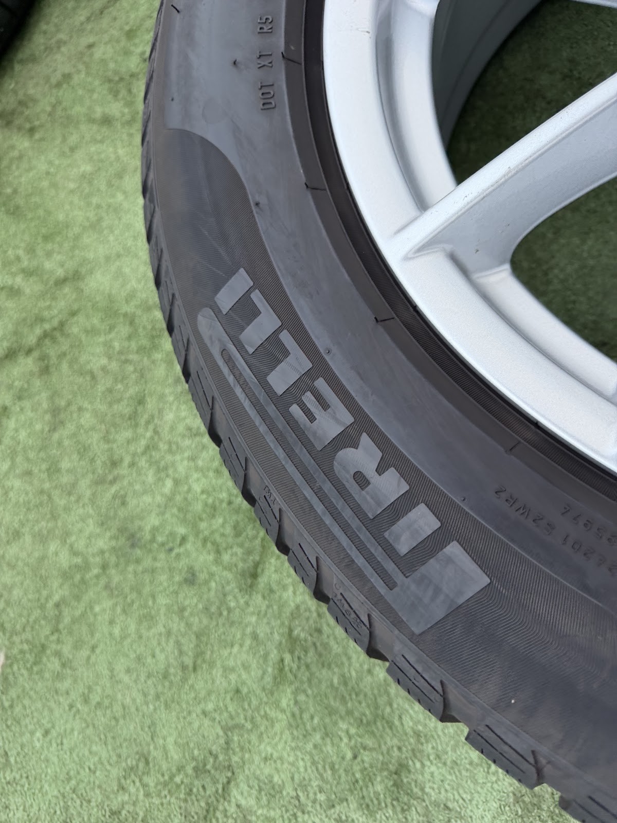 Pirelli 225/60 R18 - Image 9