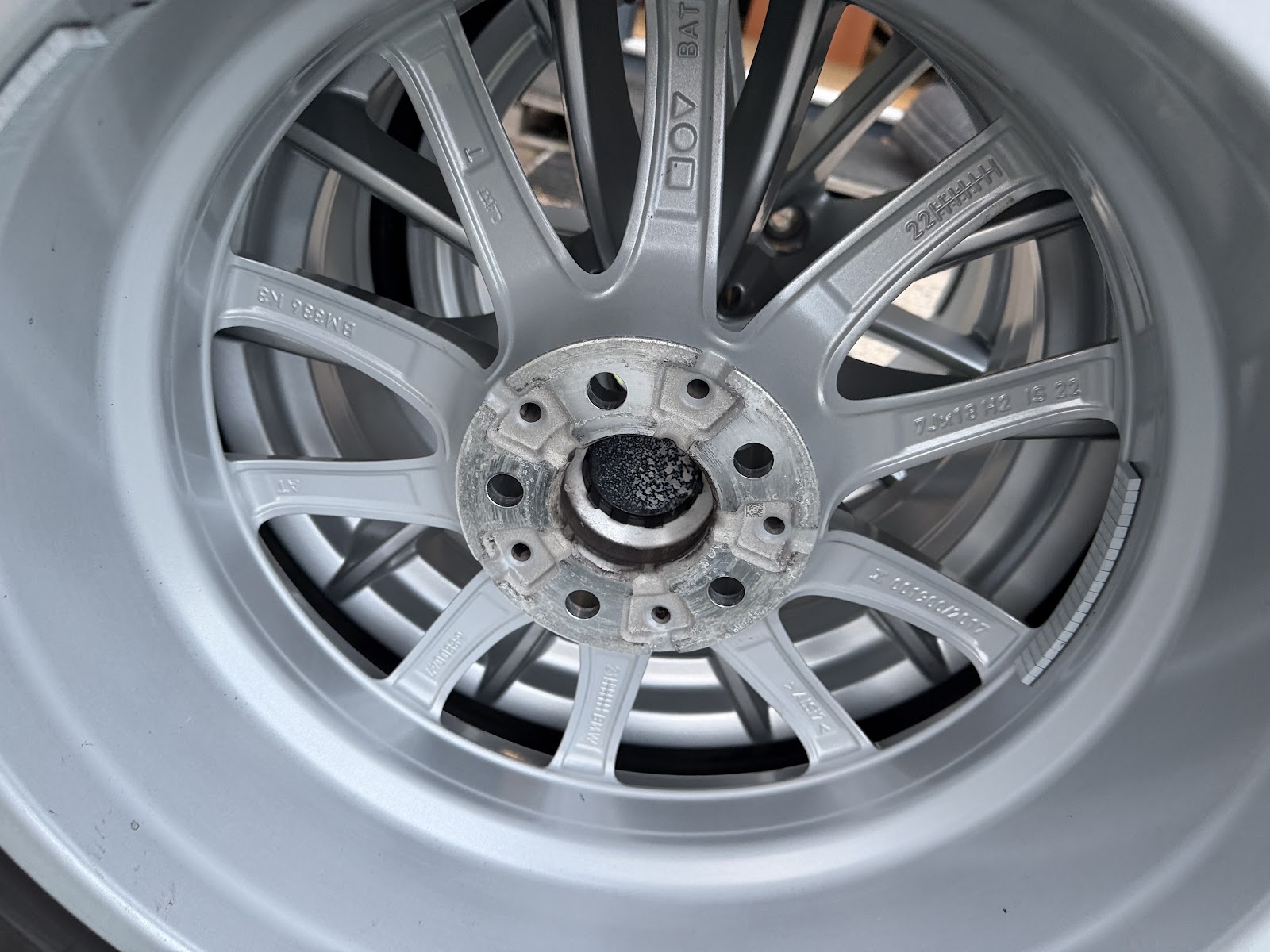 Pirelli 225/60 R18 - Image 13