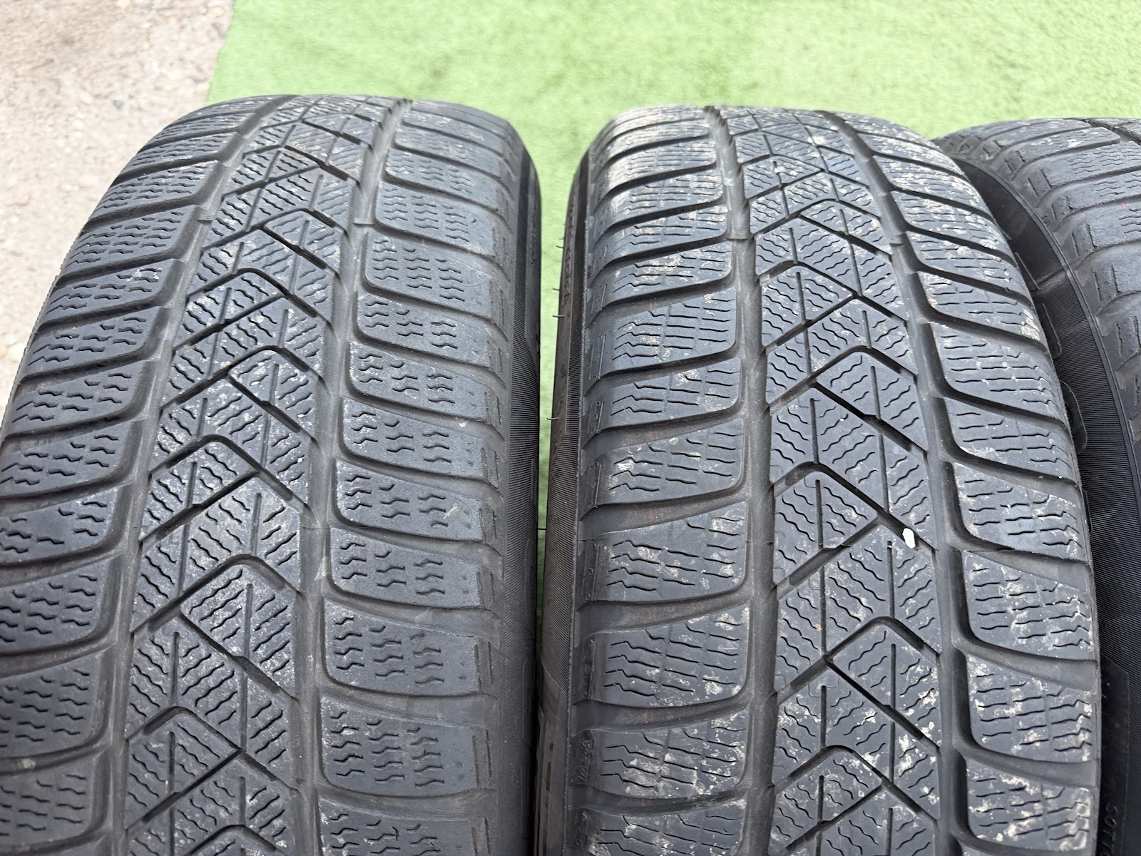 Pirelli 225/60 R18 - Image 3