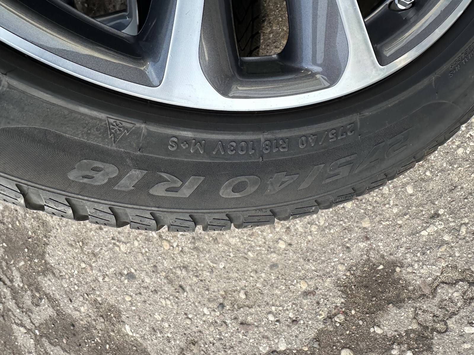 Pirelli 275/40 R18 - Image 6