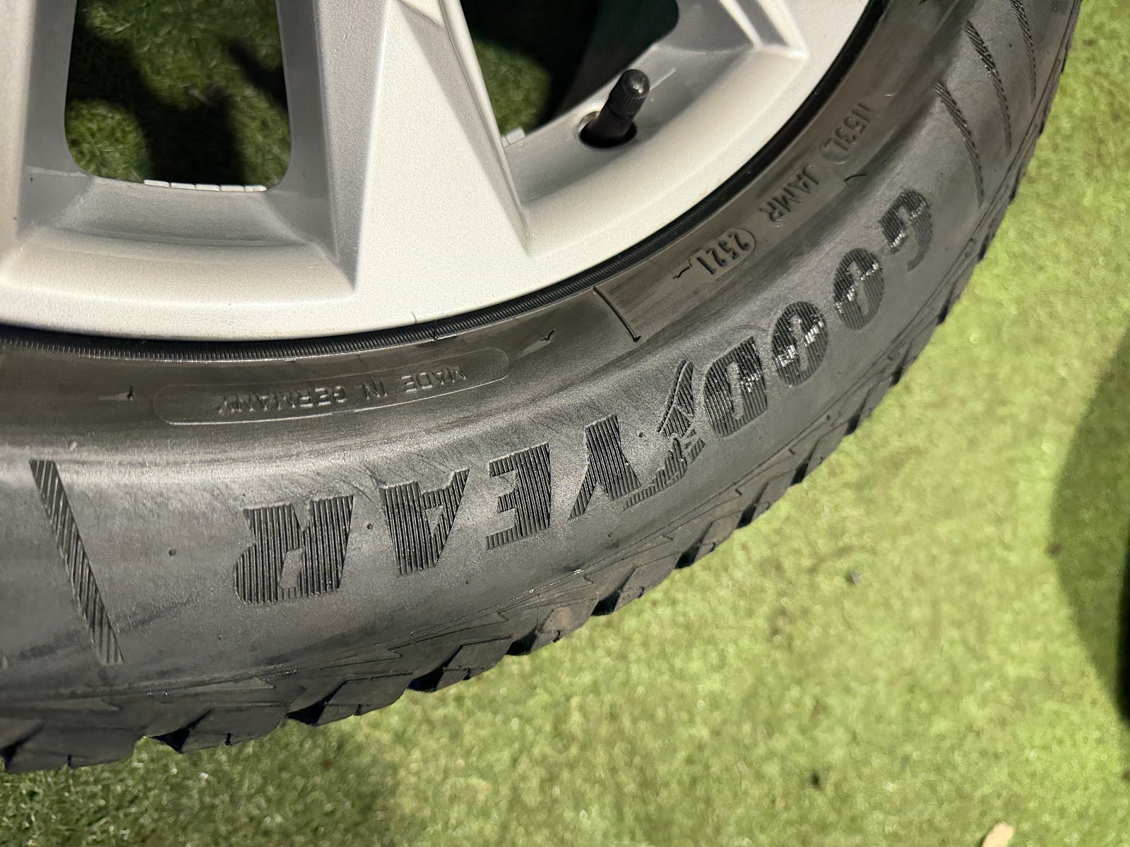 Goodyear 235/55 R18 - Image 11