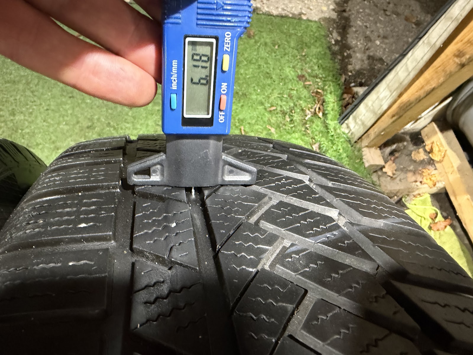 Continental 235/55 R18 - Image 2